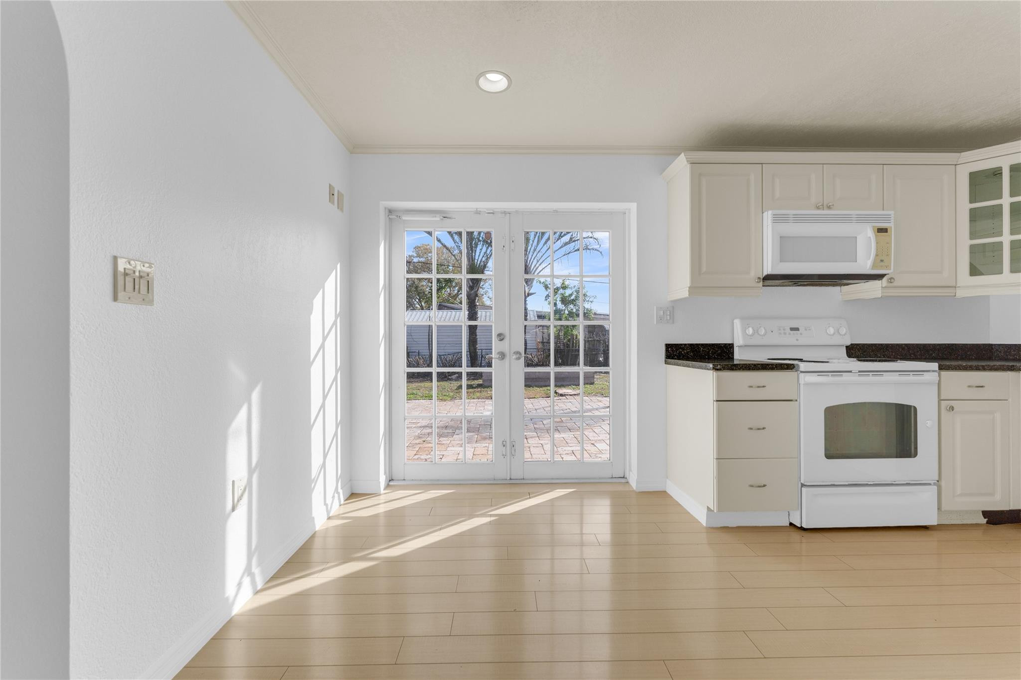 2132 SW 50th Fort Lauderdale, FL 33317