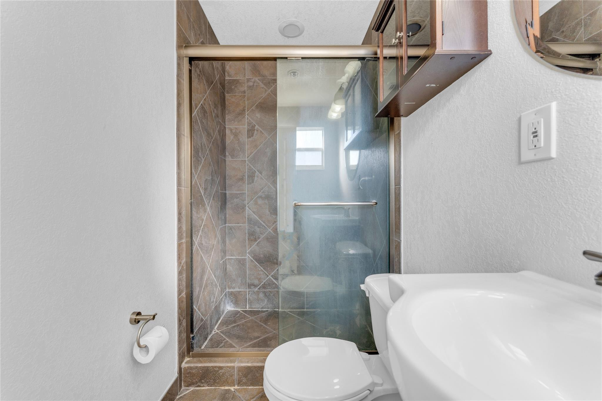 2132 SW 50th Fort Lauderdale, FL 33317