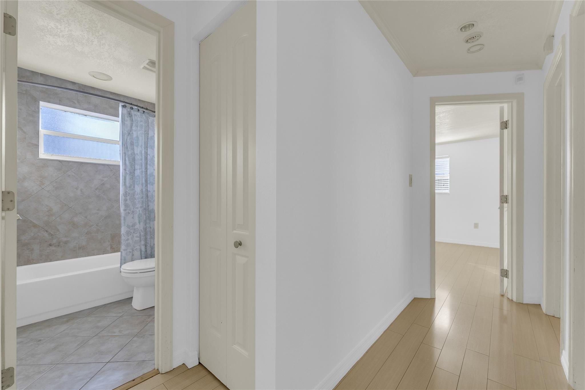 2132 SW 50th Fort Lauderdale, FL 33317