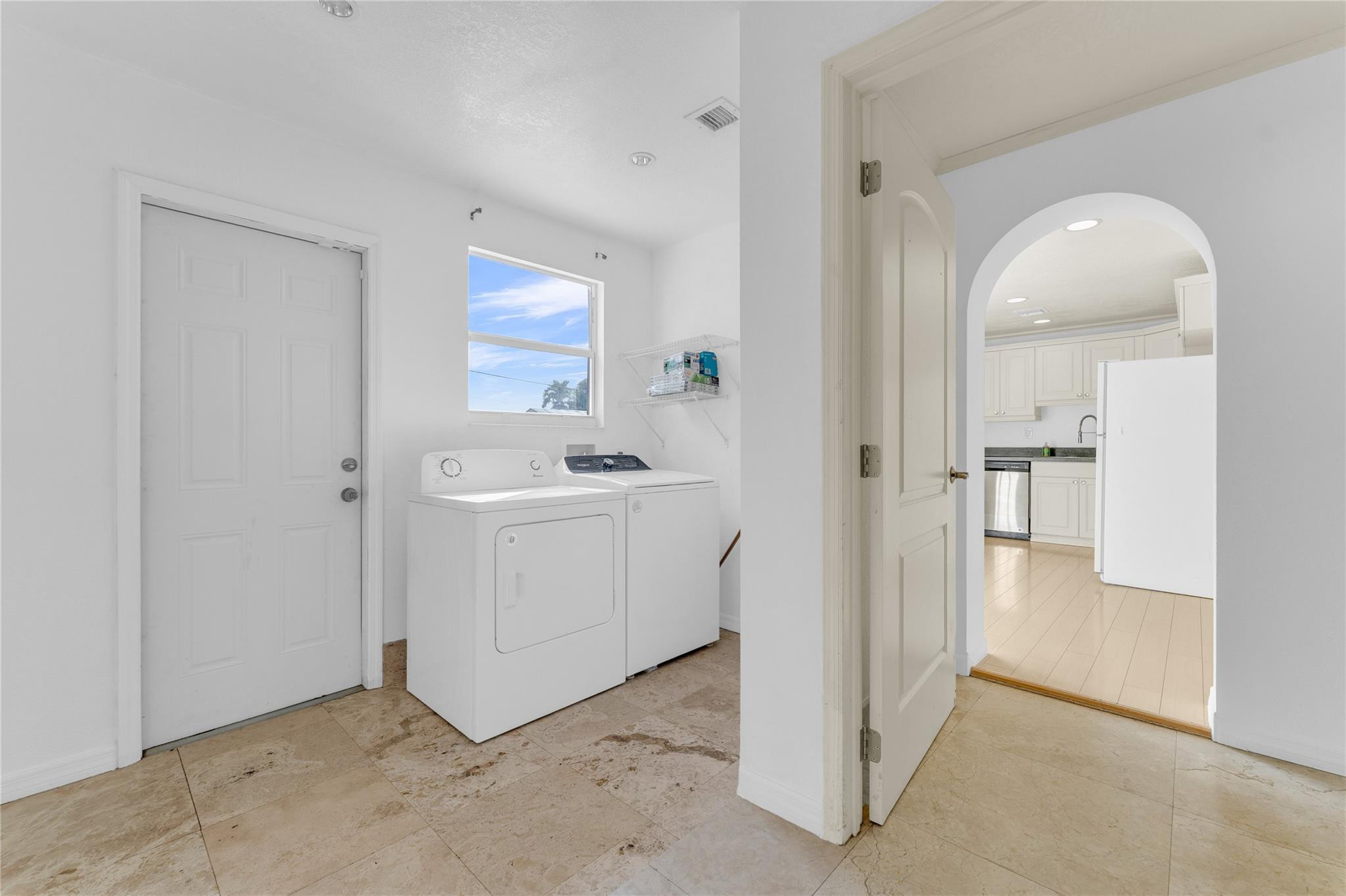 2132 SW 50th Fort Lauderdale, FL 33317