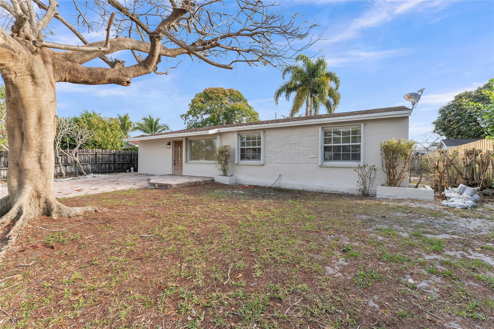 2132 SW 50th Fort Lauderdale, FL 33317