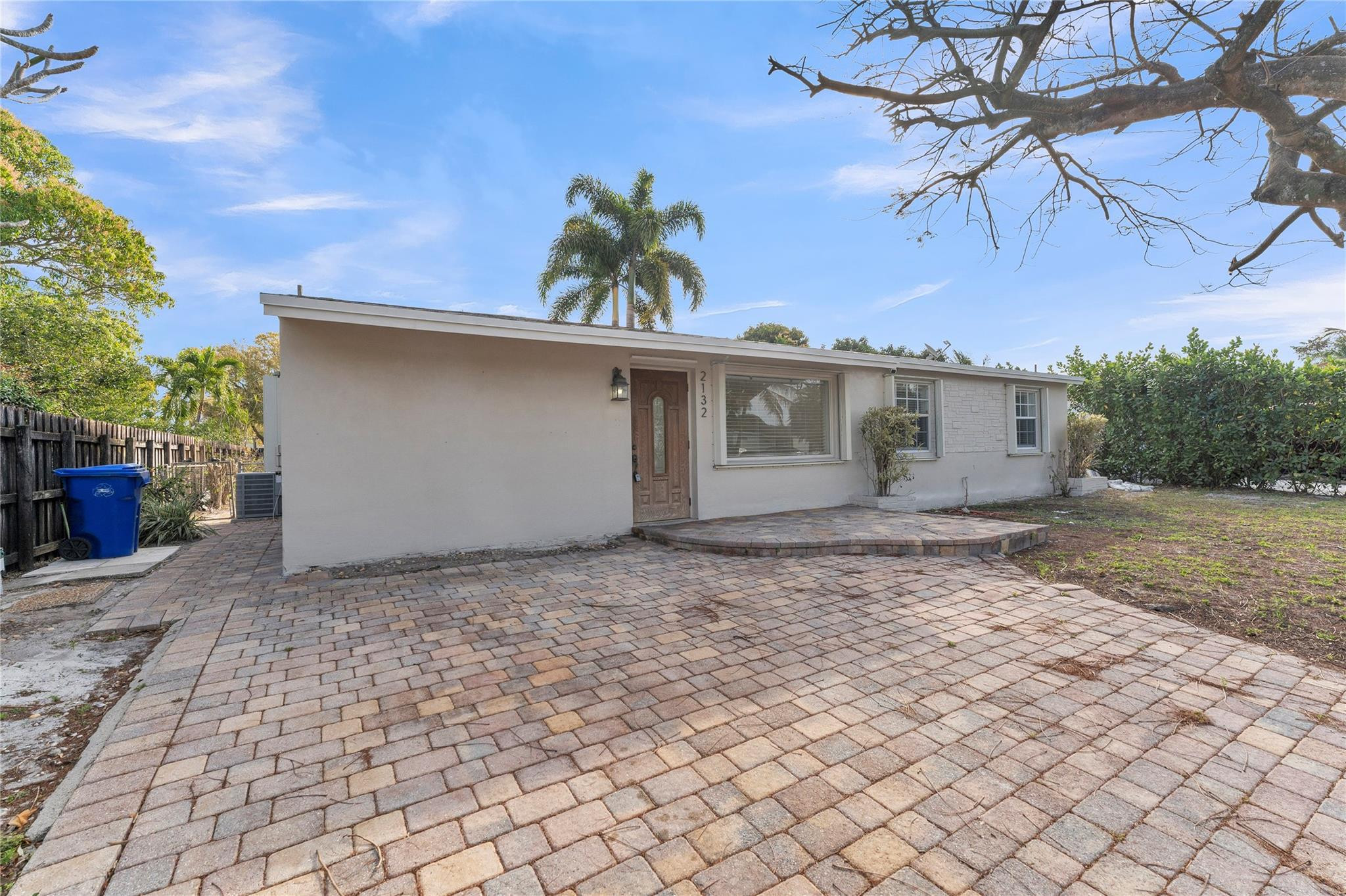 2132 SW 50th Fort Lauderdale, FL 33317