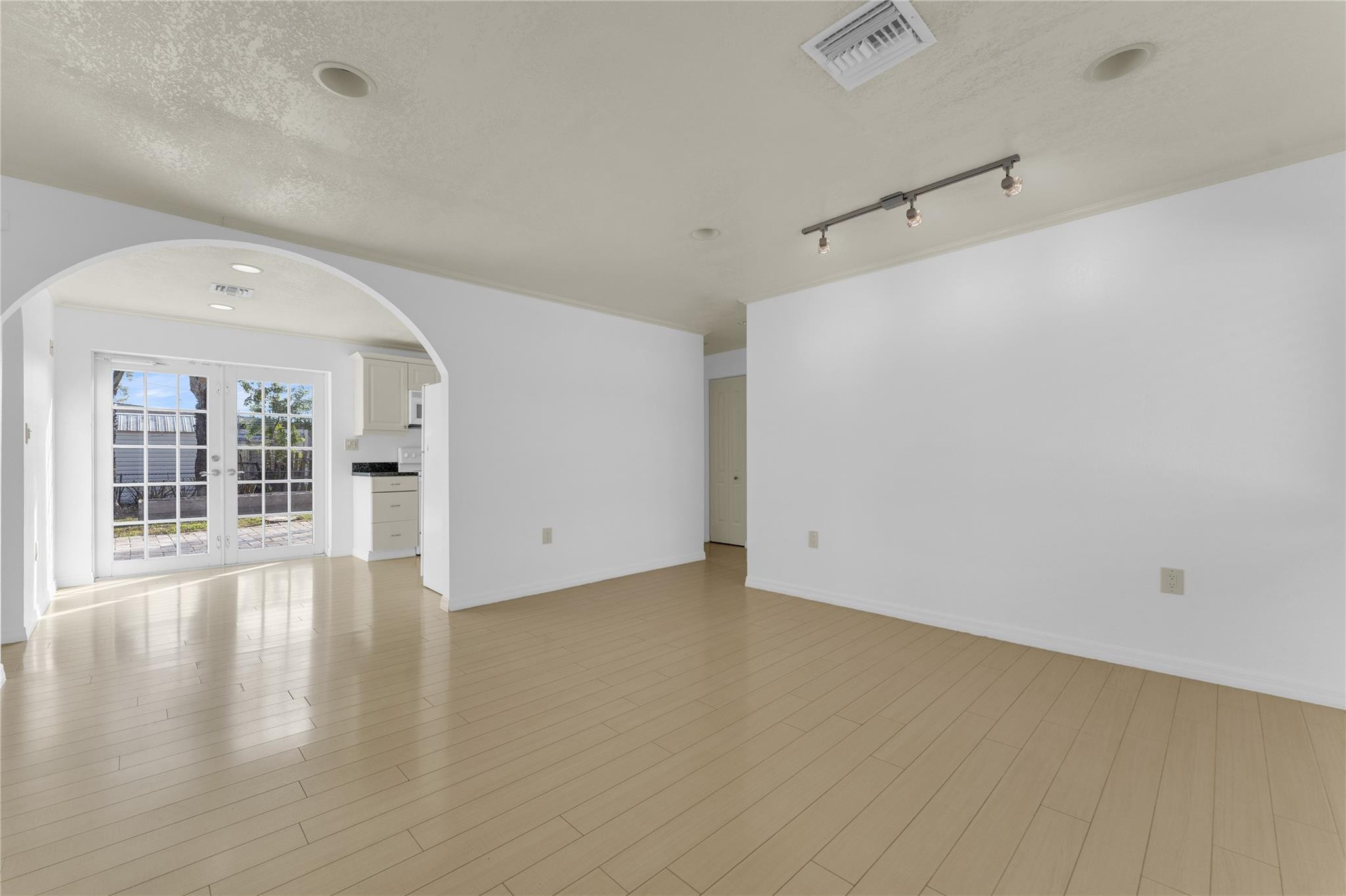 2132 SW 50th Fort Lauderdale, FL 33317