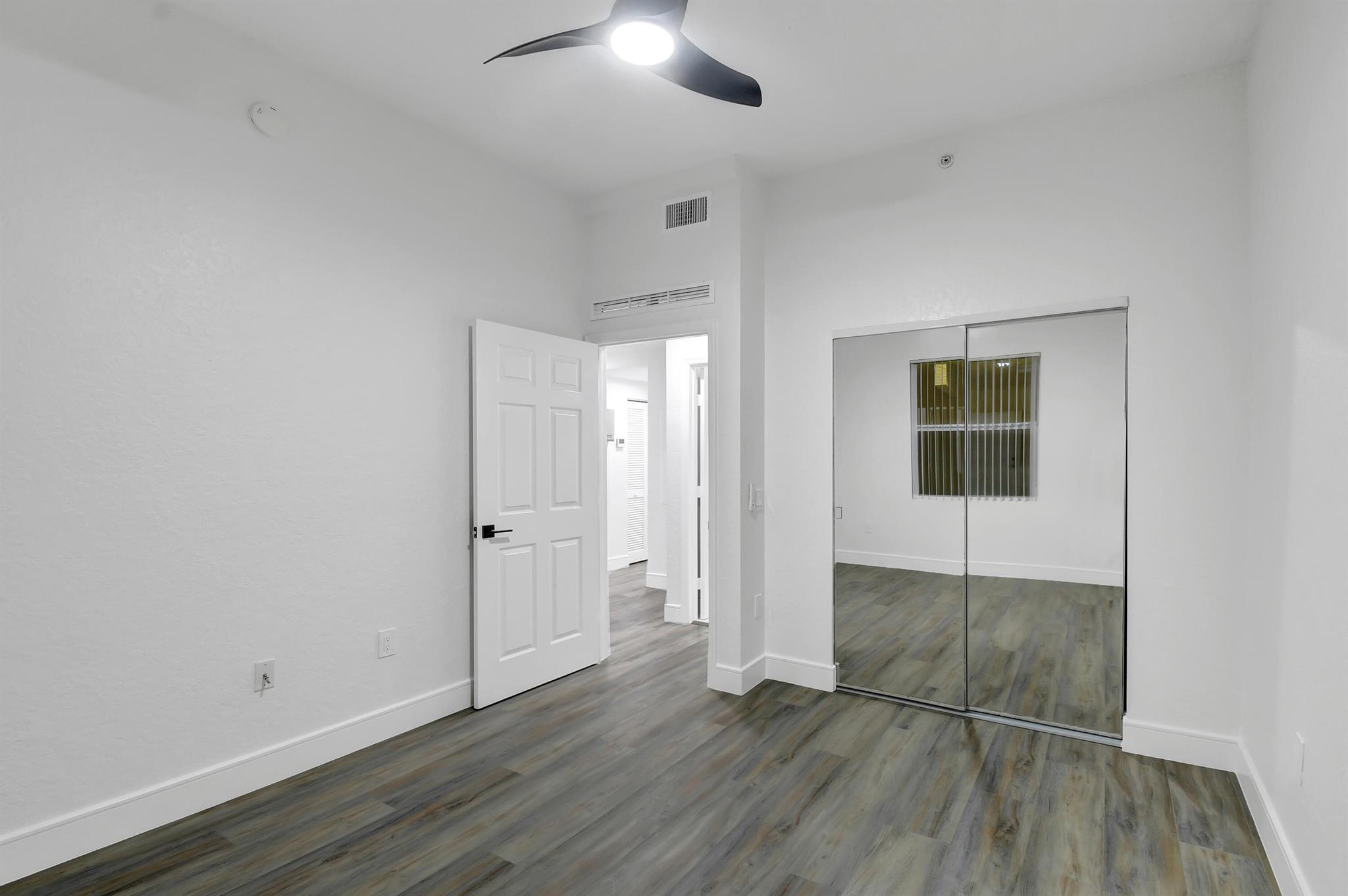 1640 Presidential Way #105,West Palm Beach, FL 33401