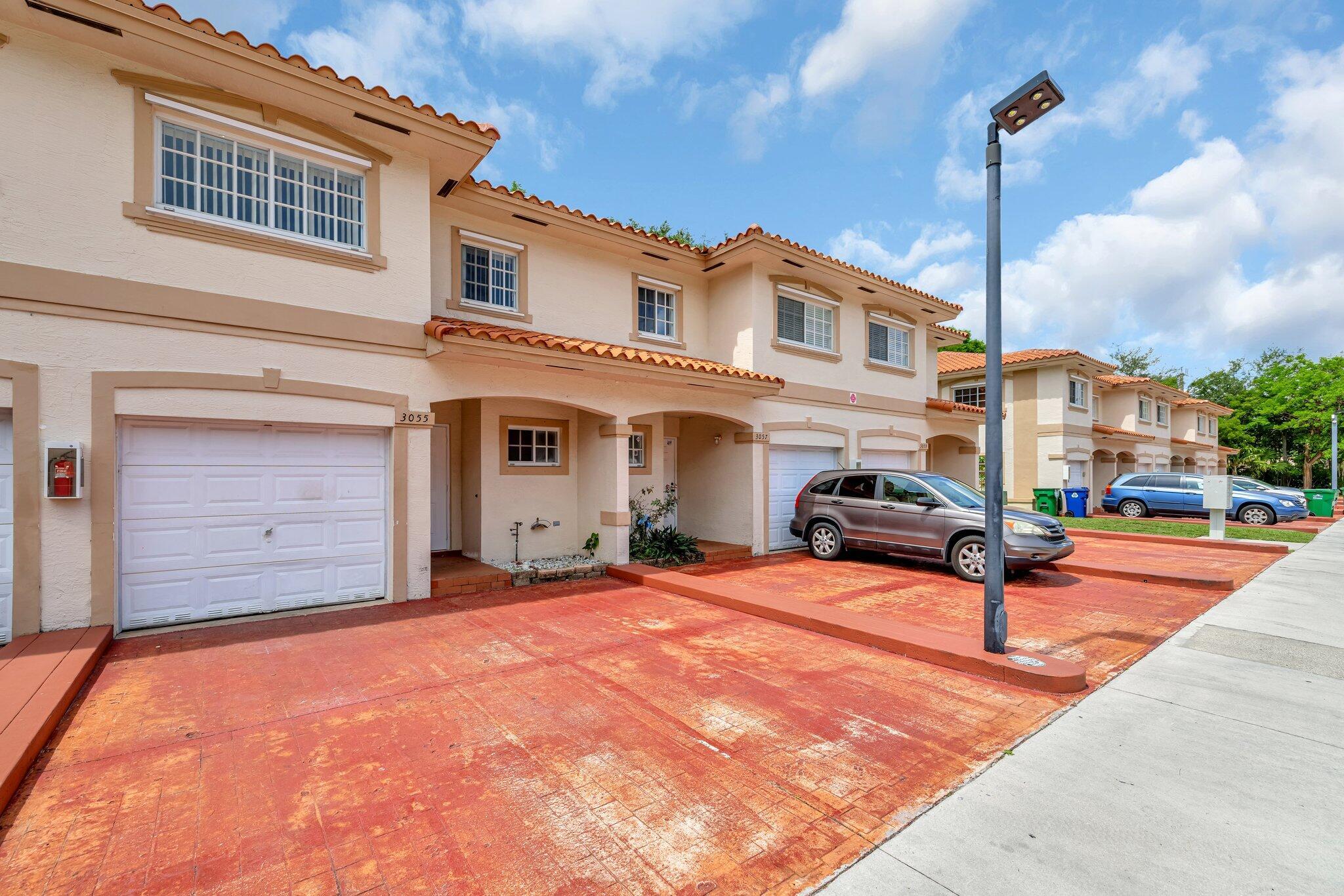 3055 Riverside Dr #3