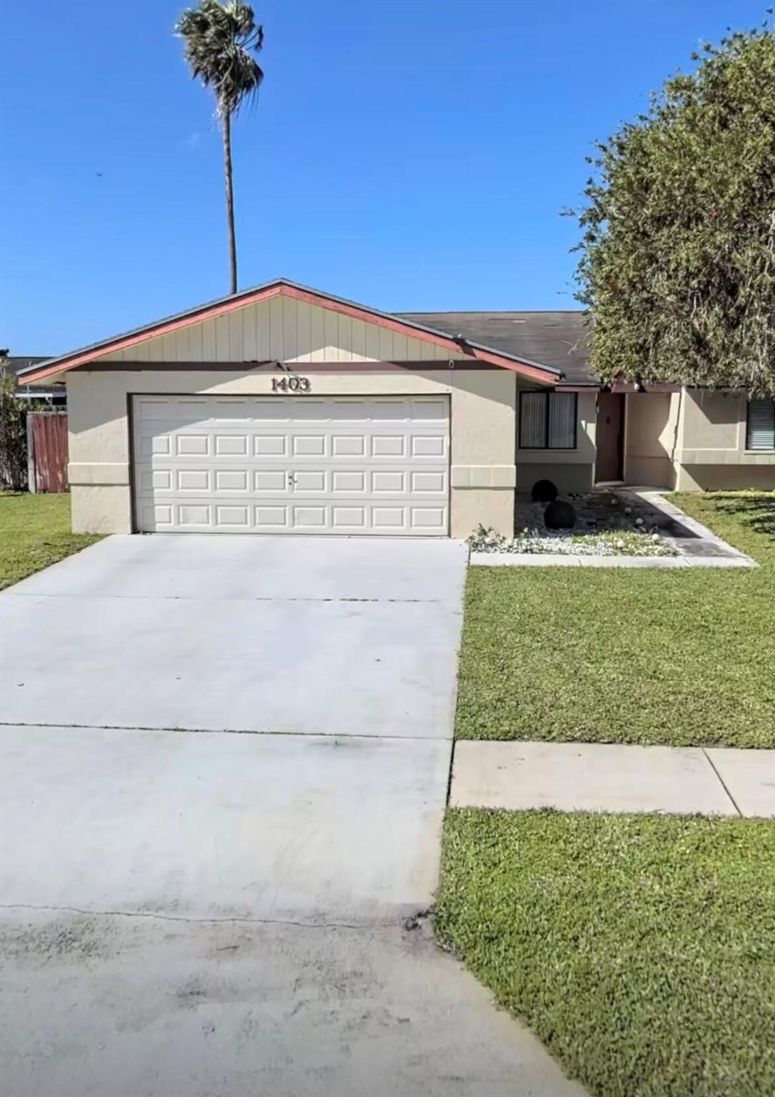 1403 Donwoods Ln Ln