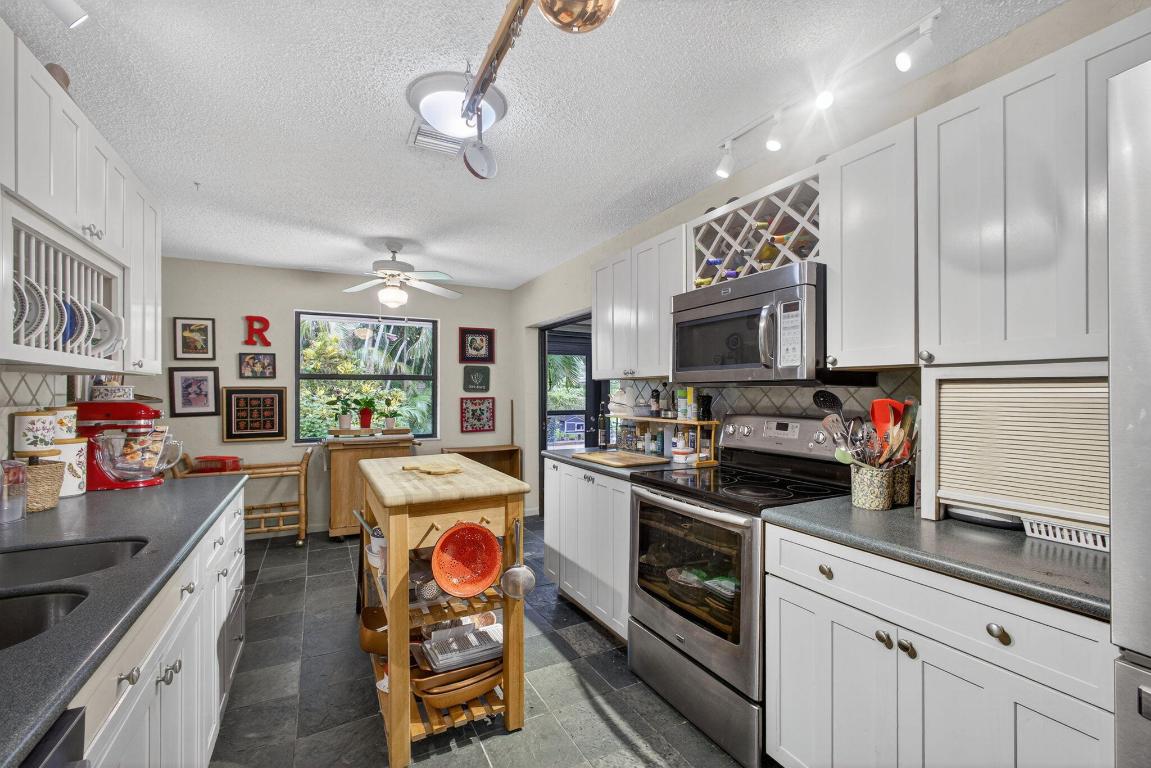 9472 SE Little Clb Way Jupiter, FL 33469