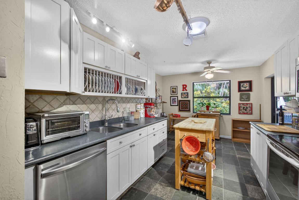 9472 SE Little Clb Way Jupiter, FL 33469