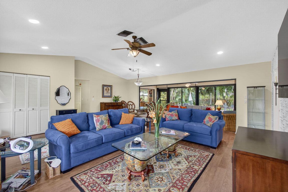 9472 SE Little Clb Way Jupiter, FL 33469