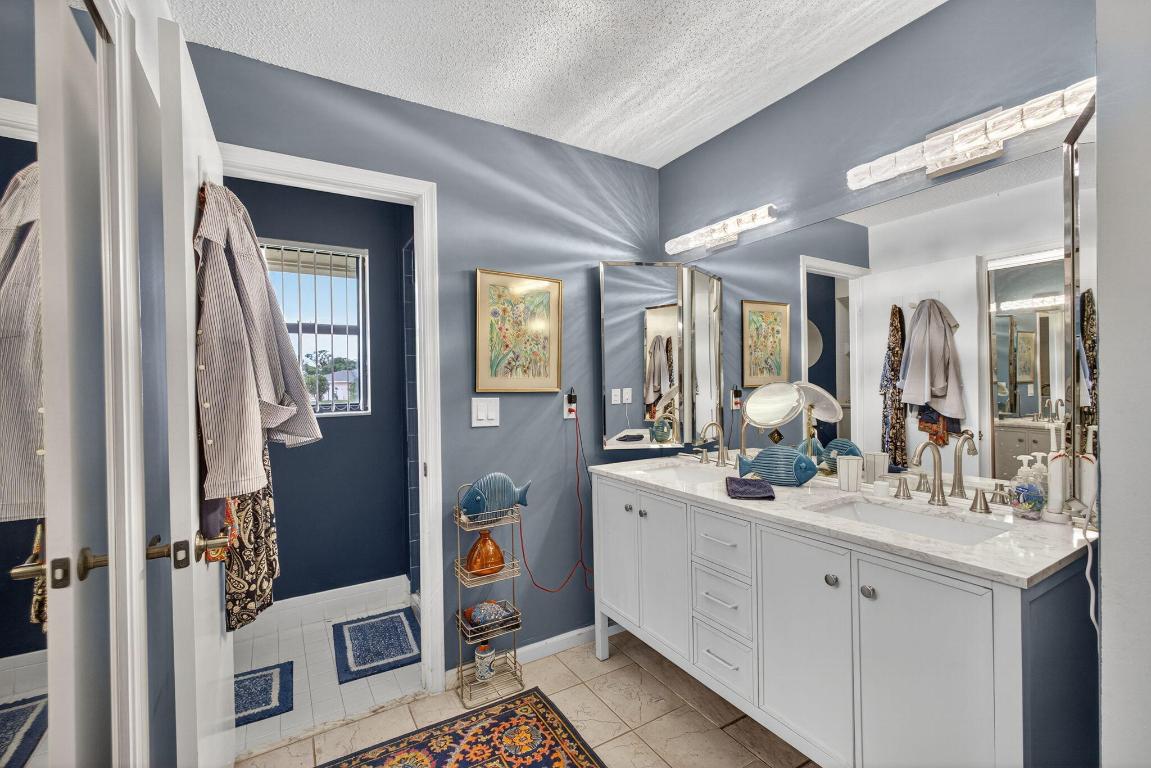 9472 SE Little Clb Way Jupiter, FL 33469