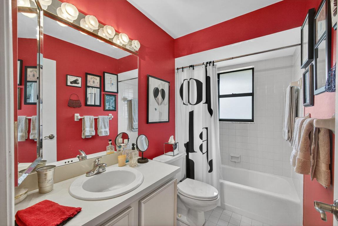 9472 SE Little Clb Way Jupiter, FL 33469