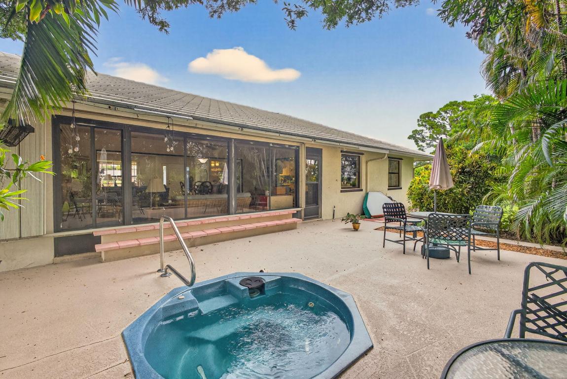 9472 SE Little Clb Way Jupiter, FL 33469