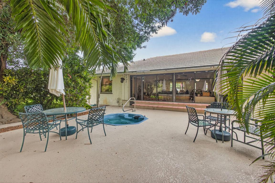 9472 SE Little Clb Way Jupiter, FL 33469