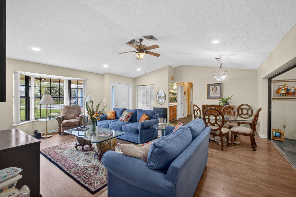 9472 SE Little Clb Way Jupiter, FL 33469