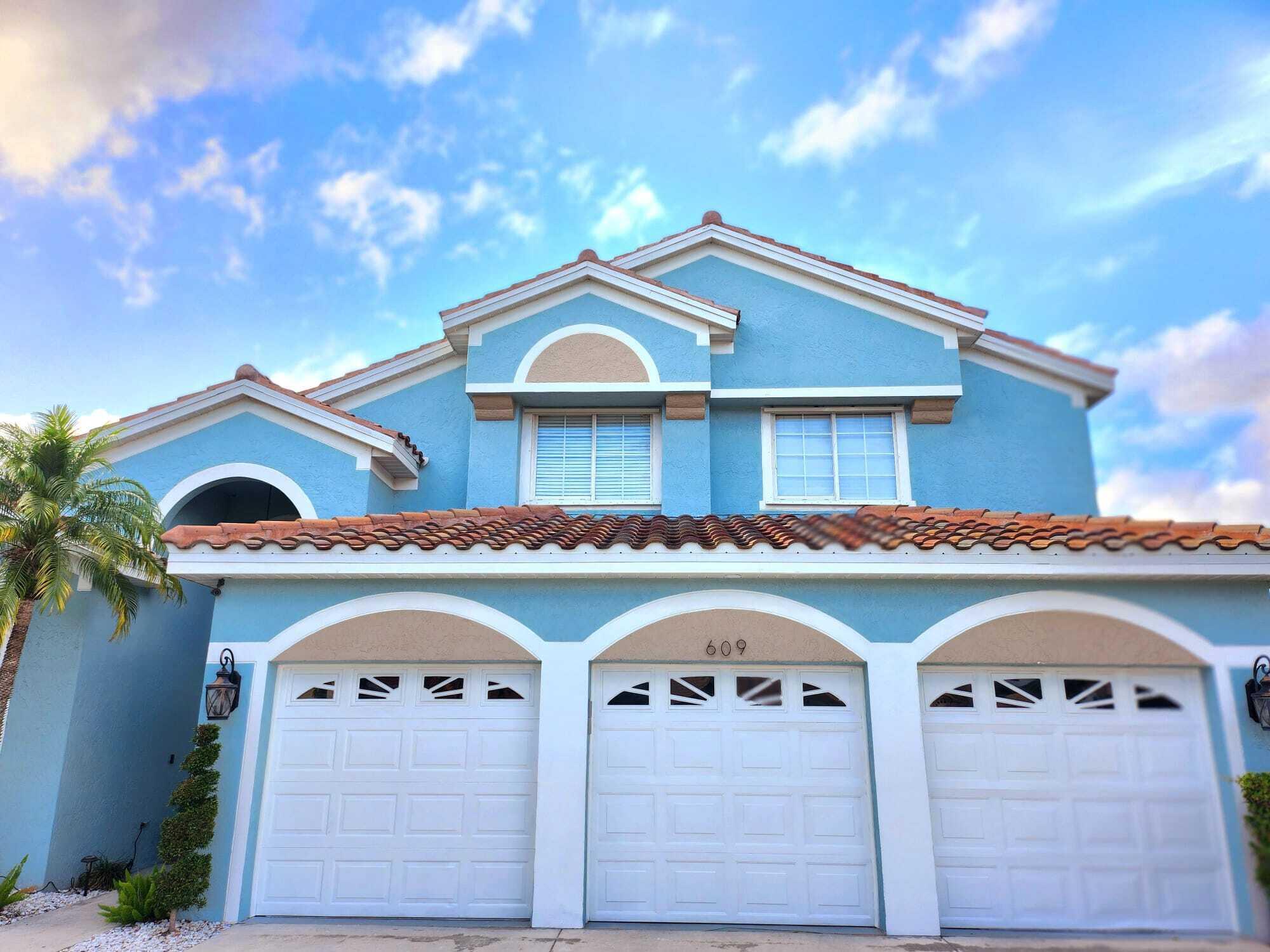 609 SW Romora Bay