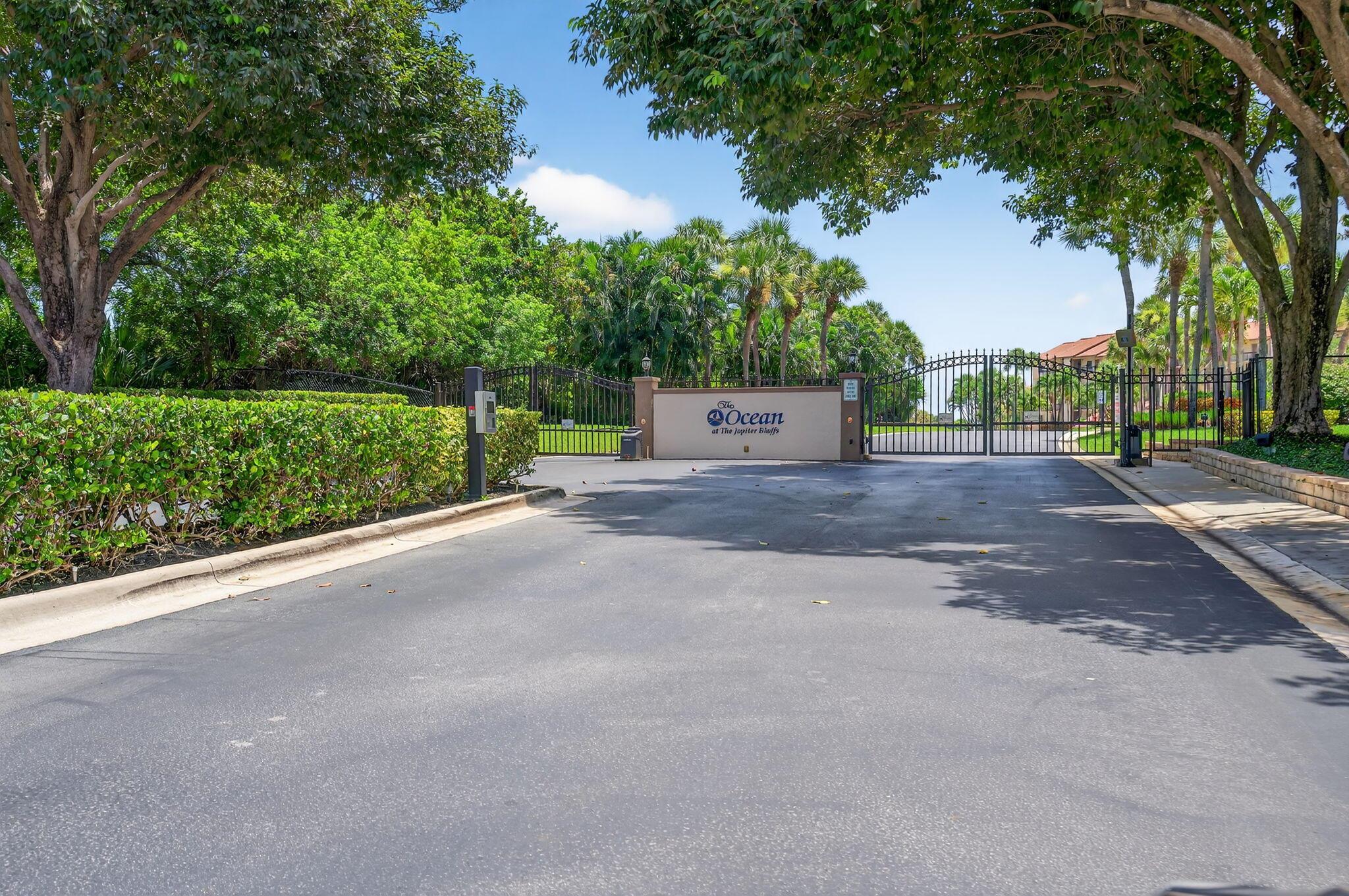 401 Ocean Blfs Blvd #205 Jupiter, FL 33477