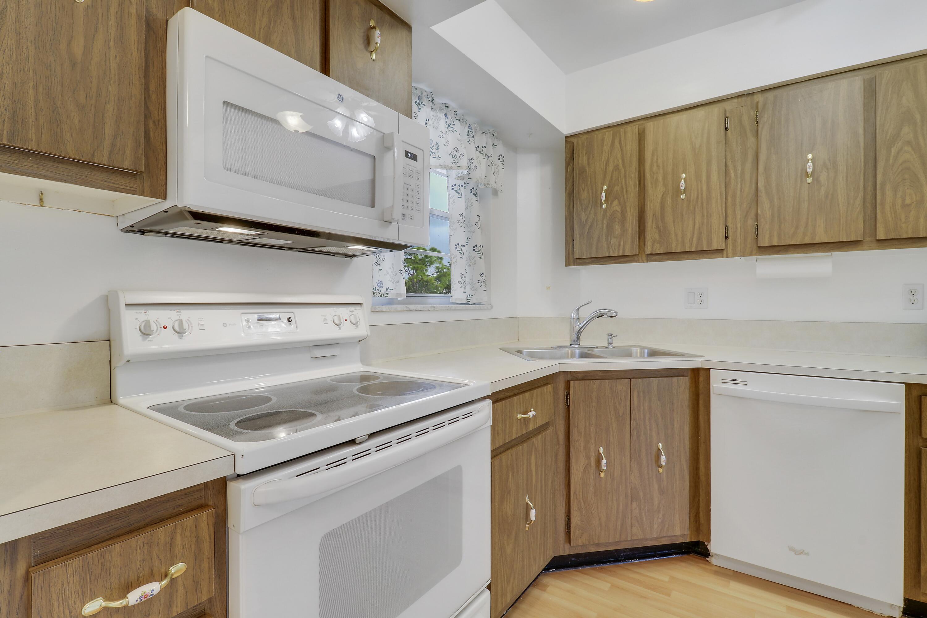 18081 SE Country Clb Dr #13-125 Jupiter, FL 33469