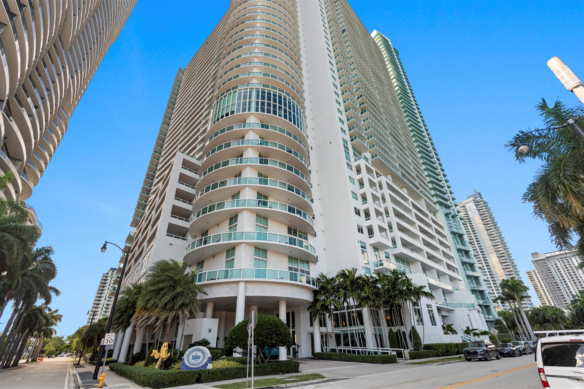 1800 N Bayshore Dr #3802