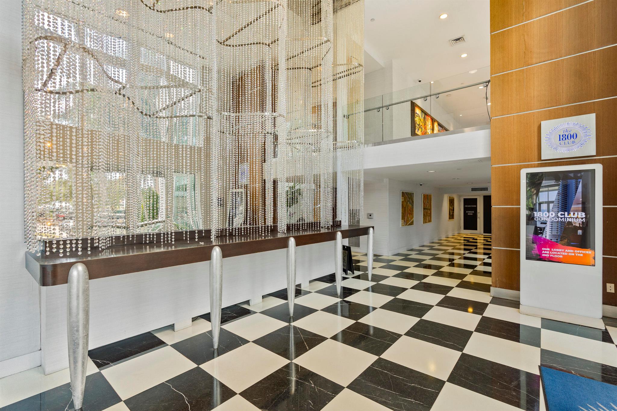 image 1800 Club Condo1