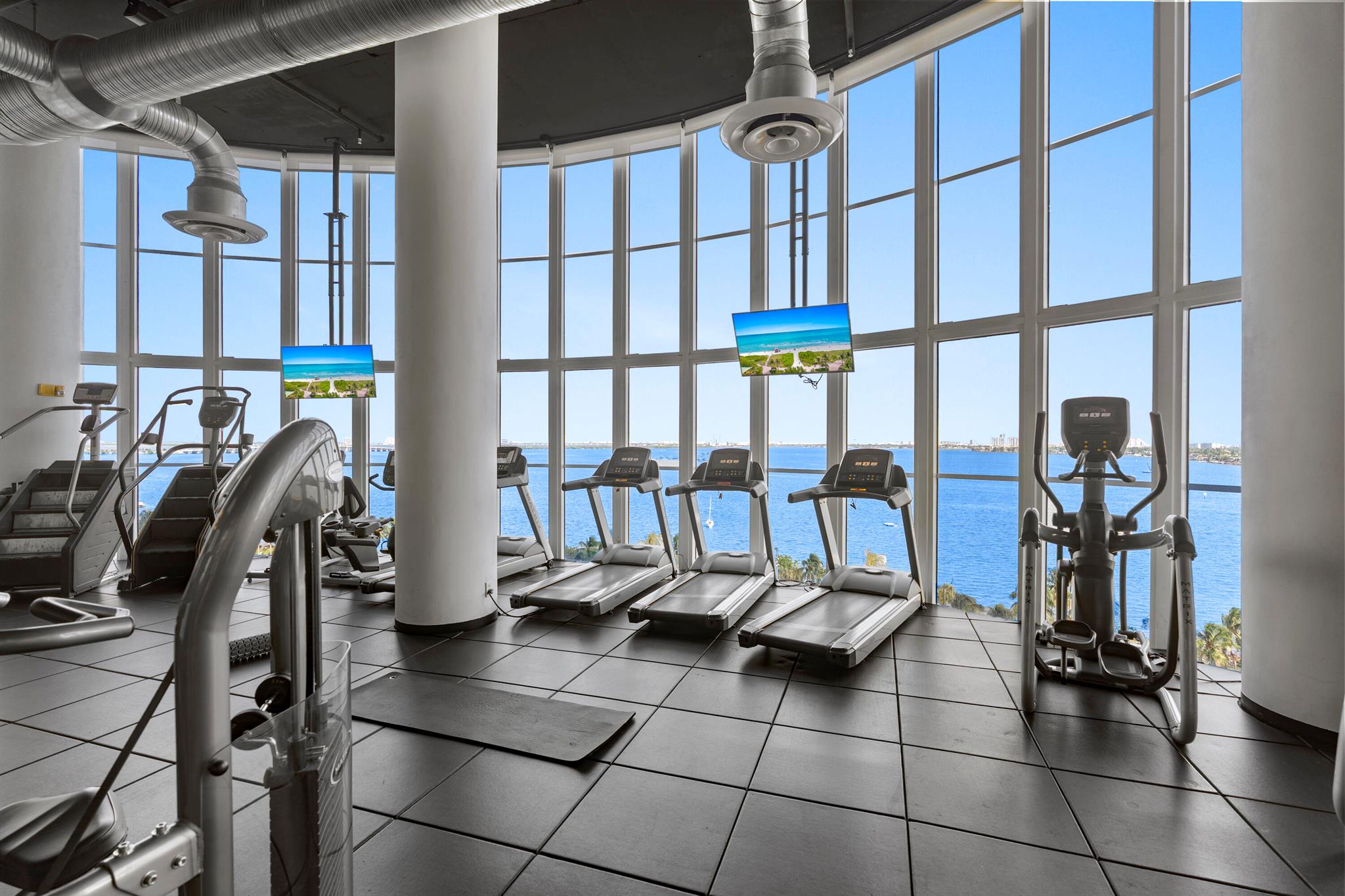 image 1800 Club Condo32