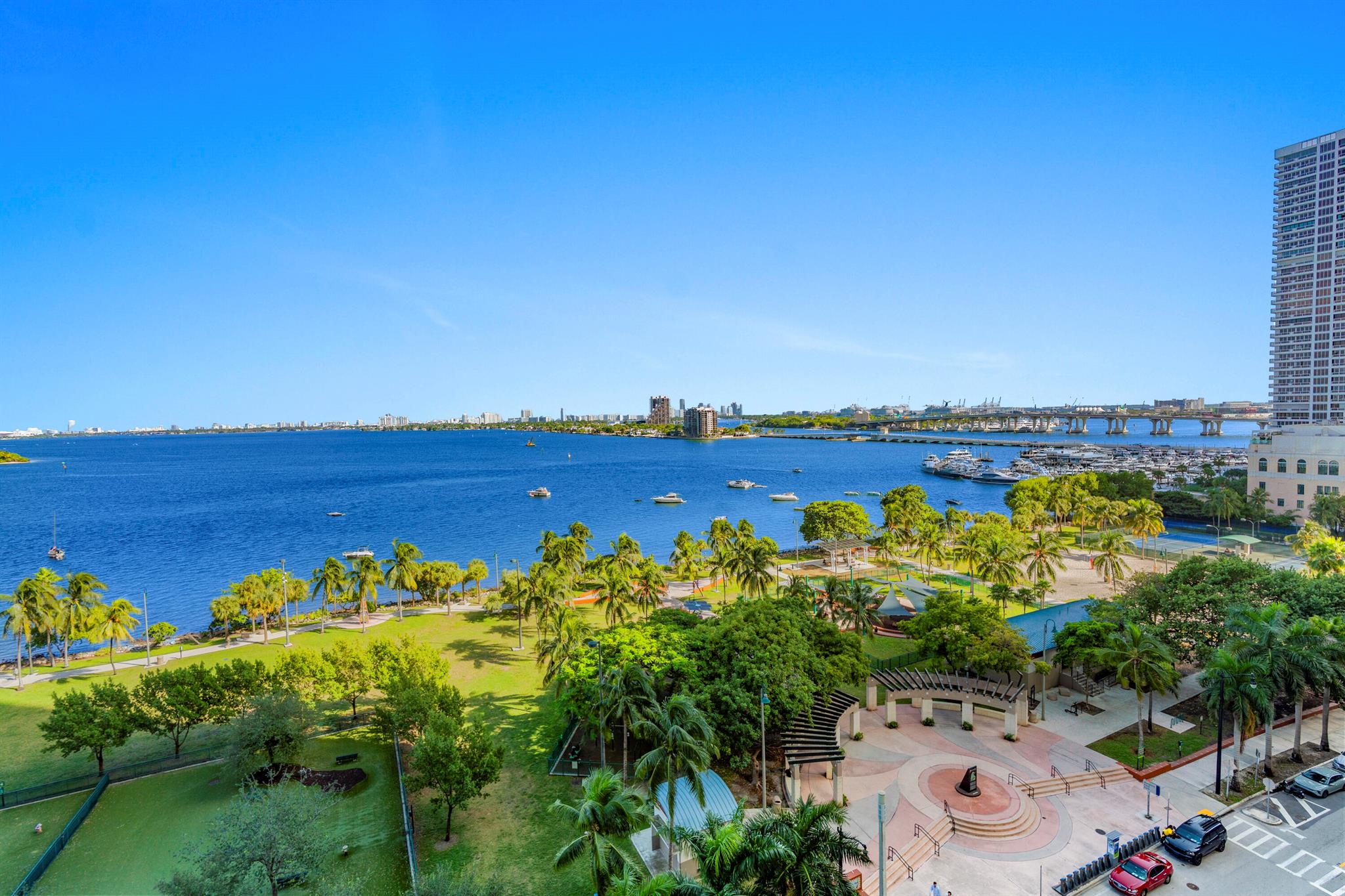 image 1800 Club Condo37