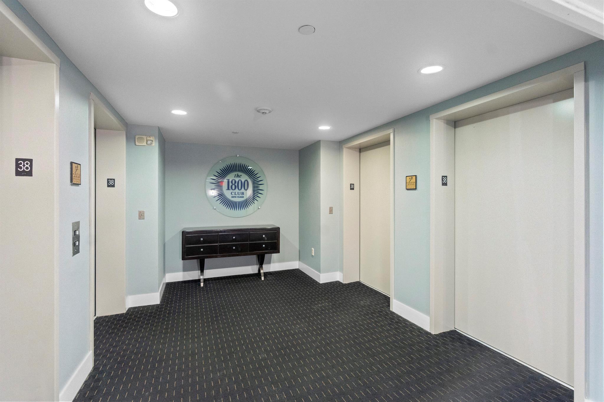 image 1800 Club Condo5