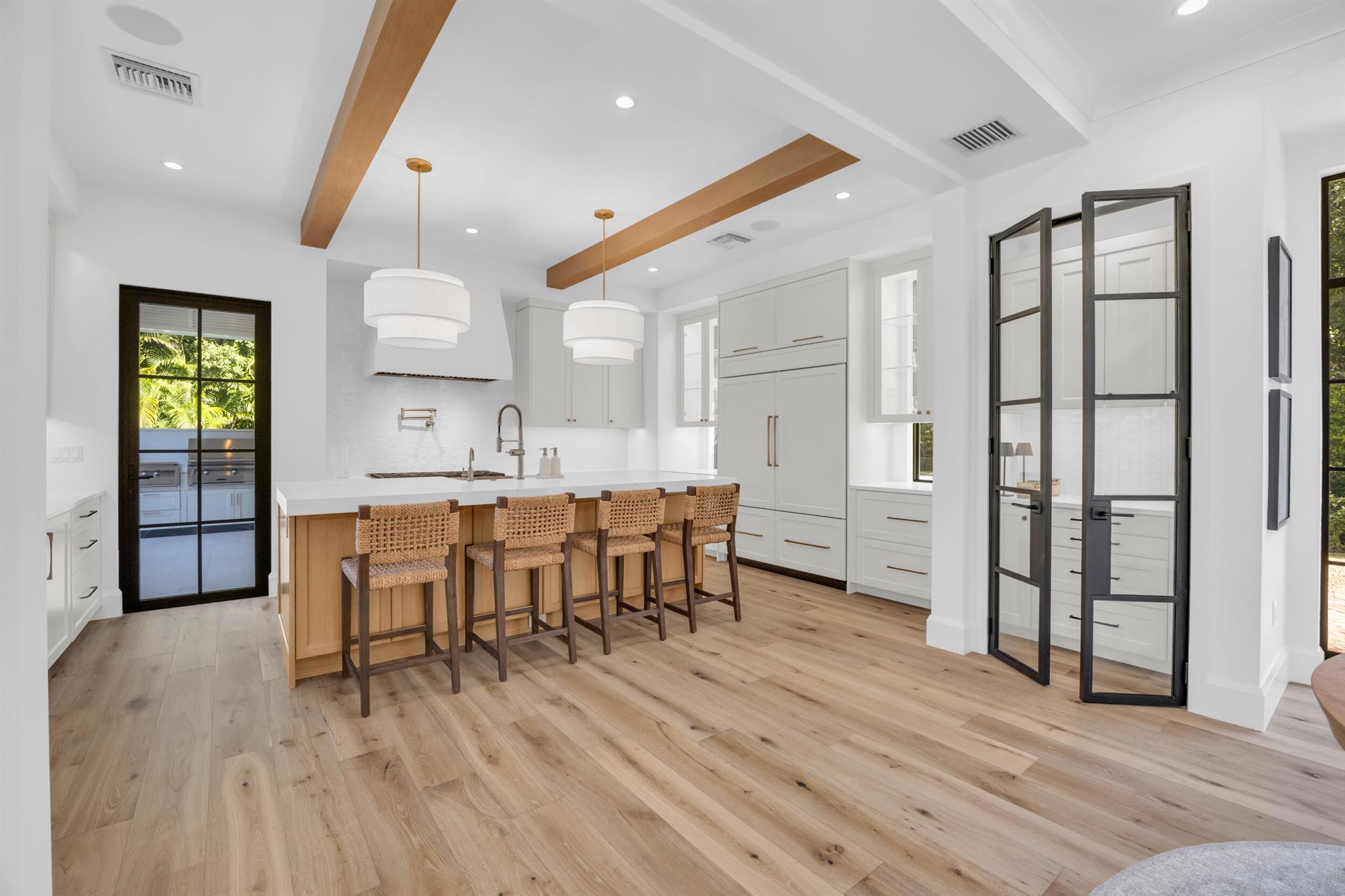 44 S Beach Rd Jupiter Island, FL 33455