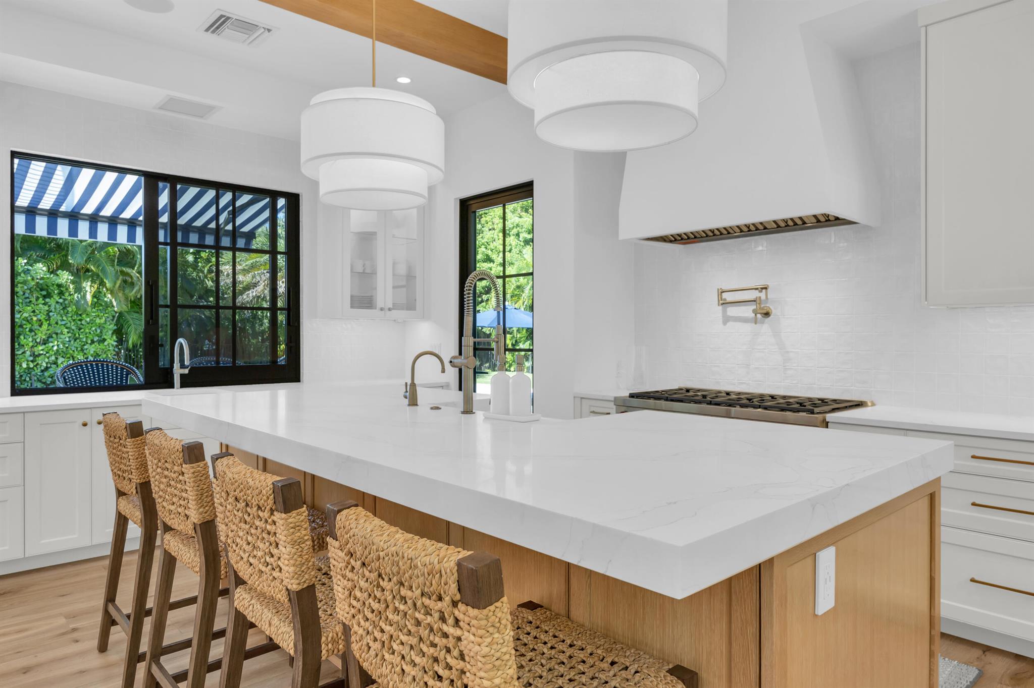 44 S Beach Rd Jupiter Island, FL 33455