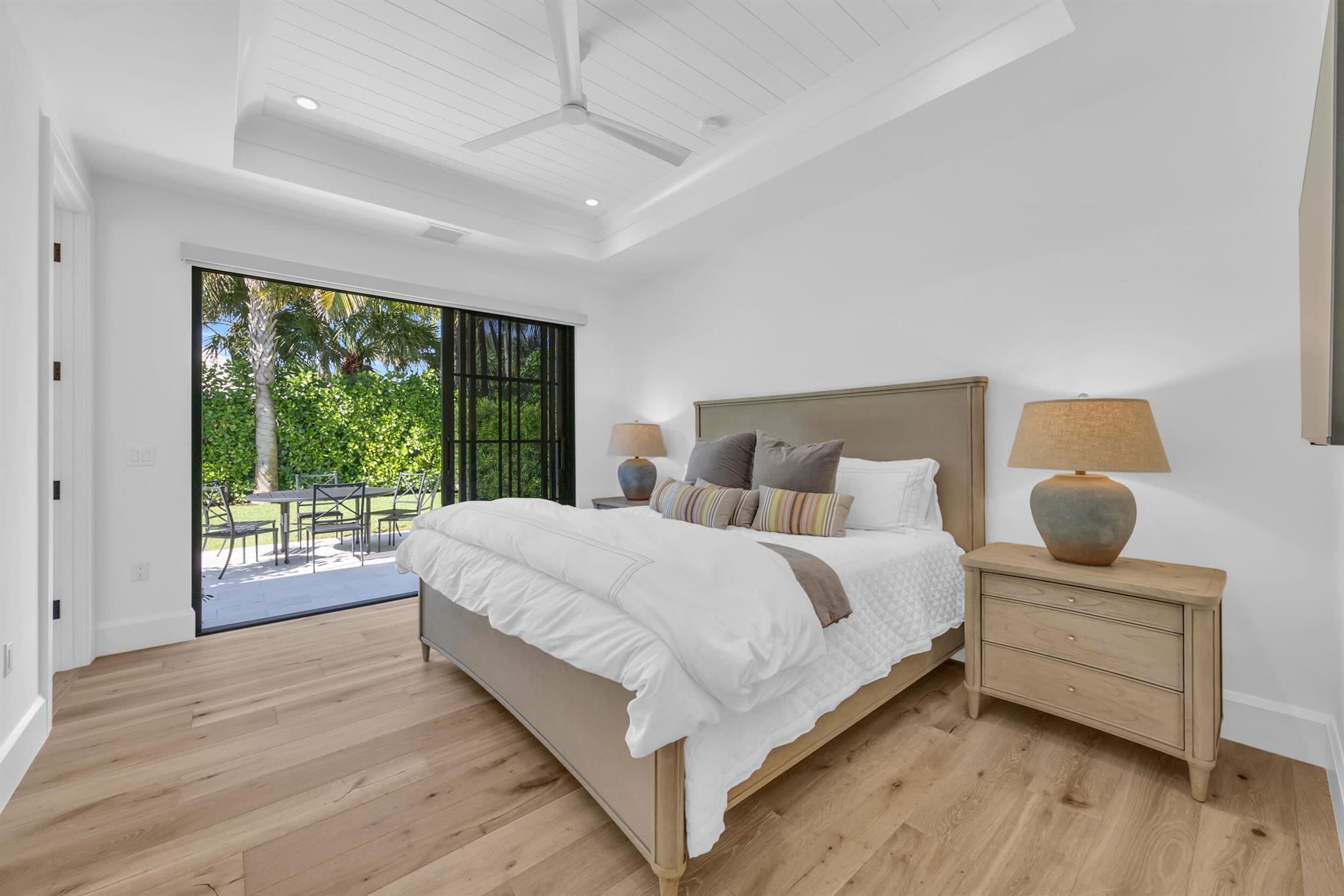 44 S Beach Rd Jupiter Island, FL 33455