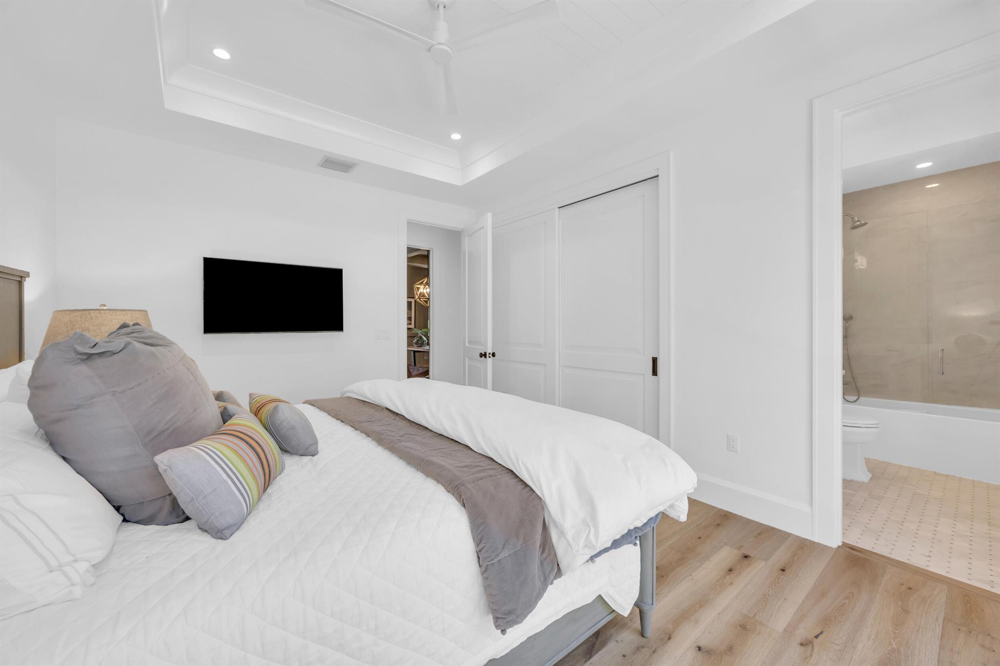 44 S Beach Rd Jupiter Island, FL 33455