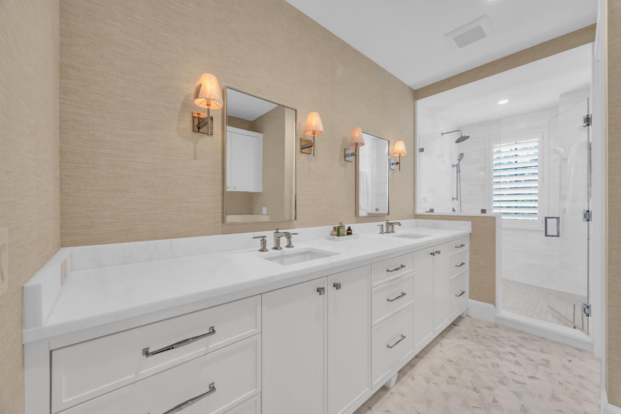 44 S Beach Rd Jupiter Island, FL 33455