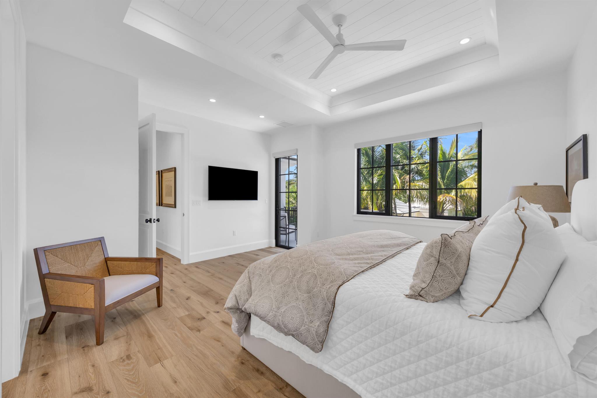 44 S Beach Rd Jupiter Island, FL 33455