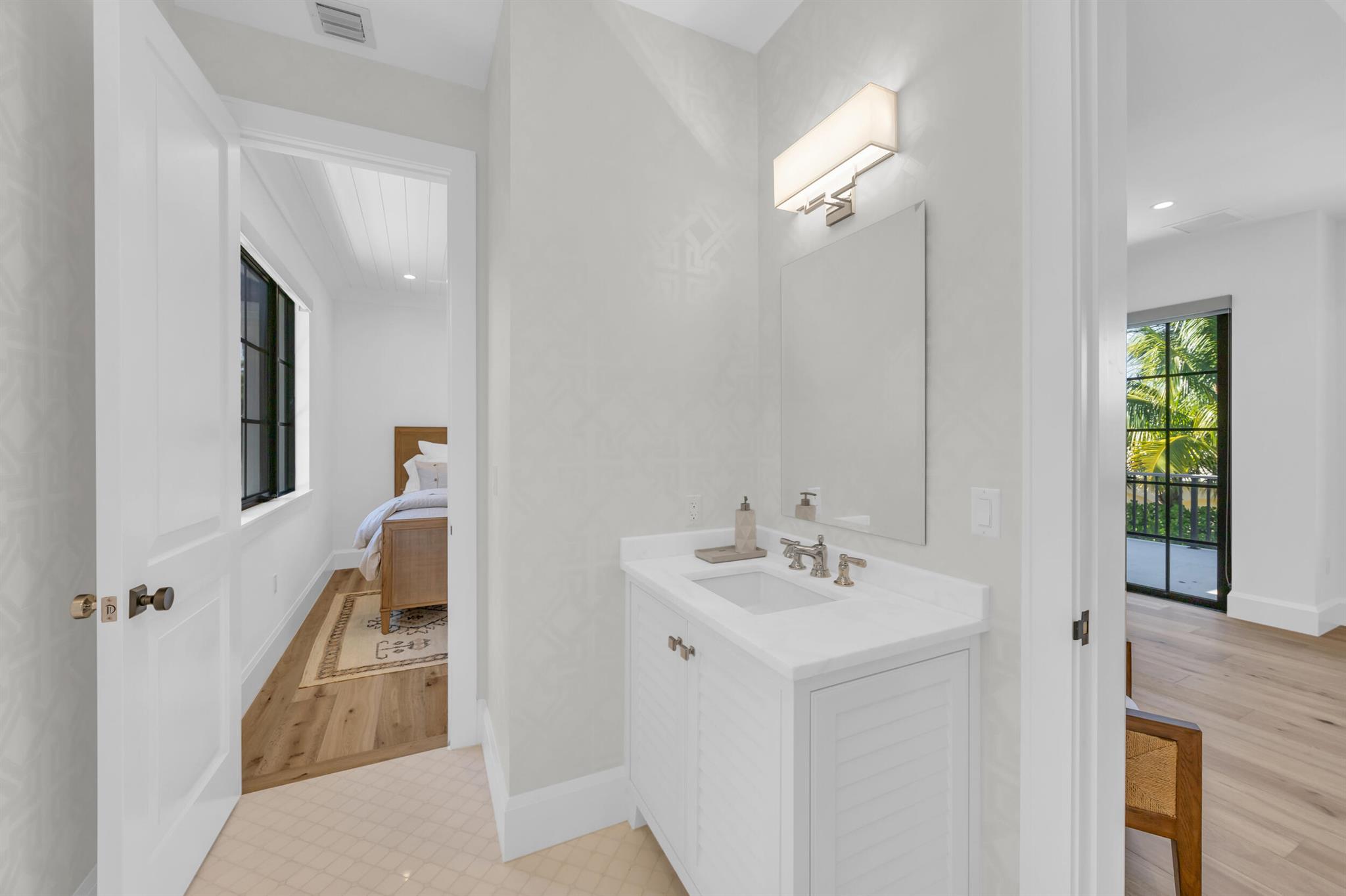 44 S Beach Rd Jupiter Island, FL 33455