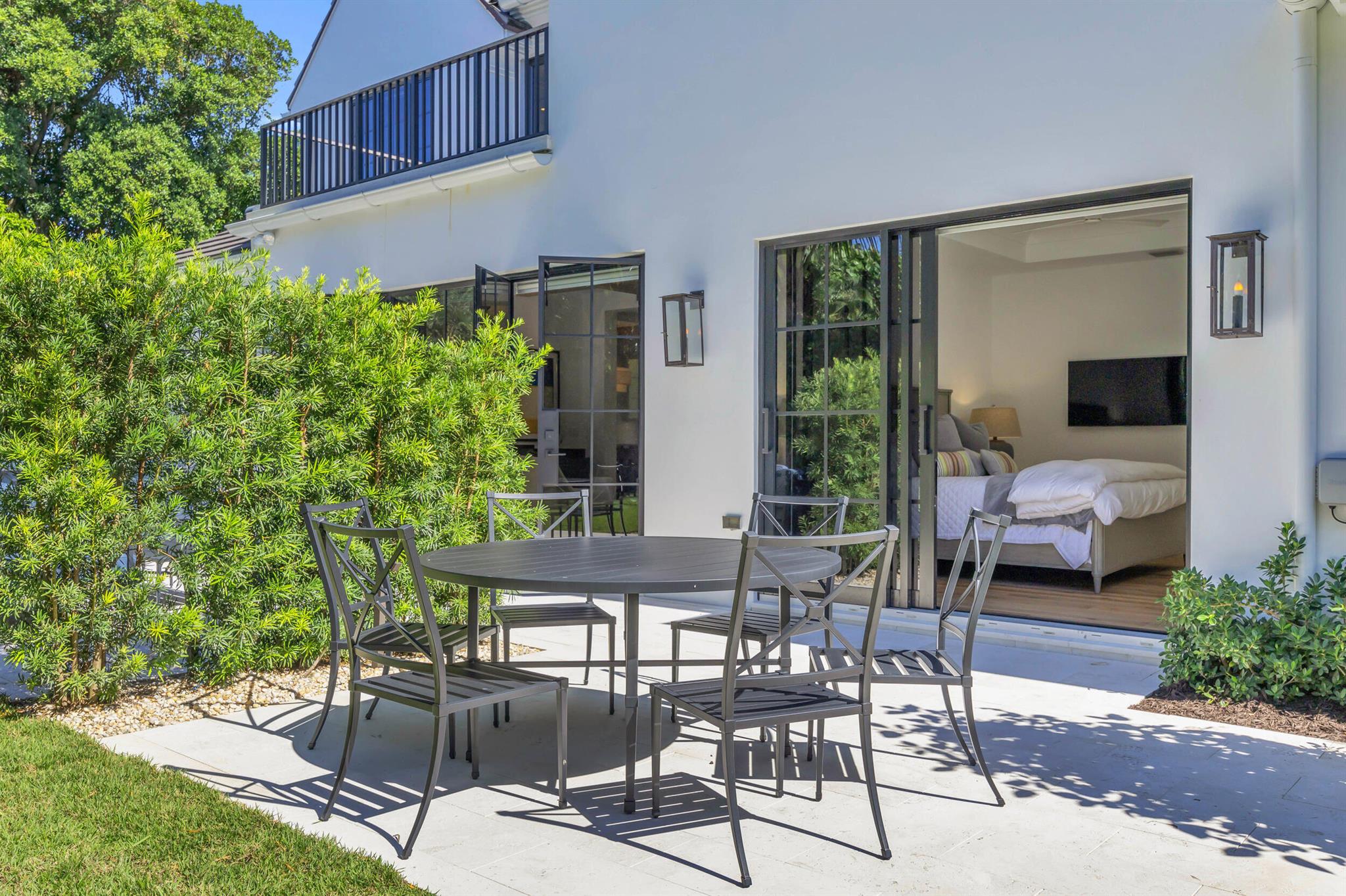 44 S Beach Rd Jupiter Island, FL 33455