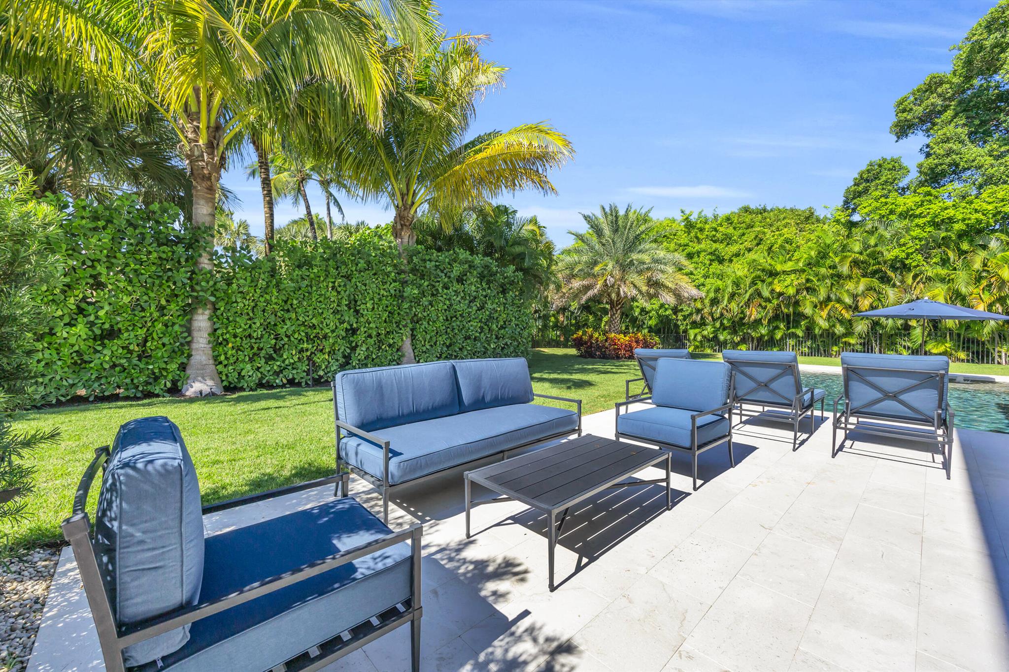 44 S Beach Rd Jupiter Island, FL 33455