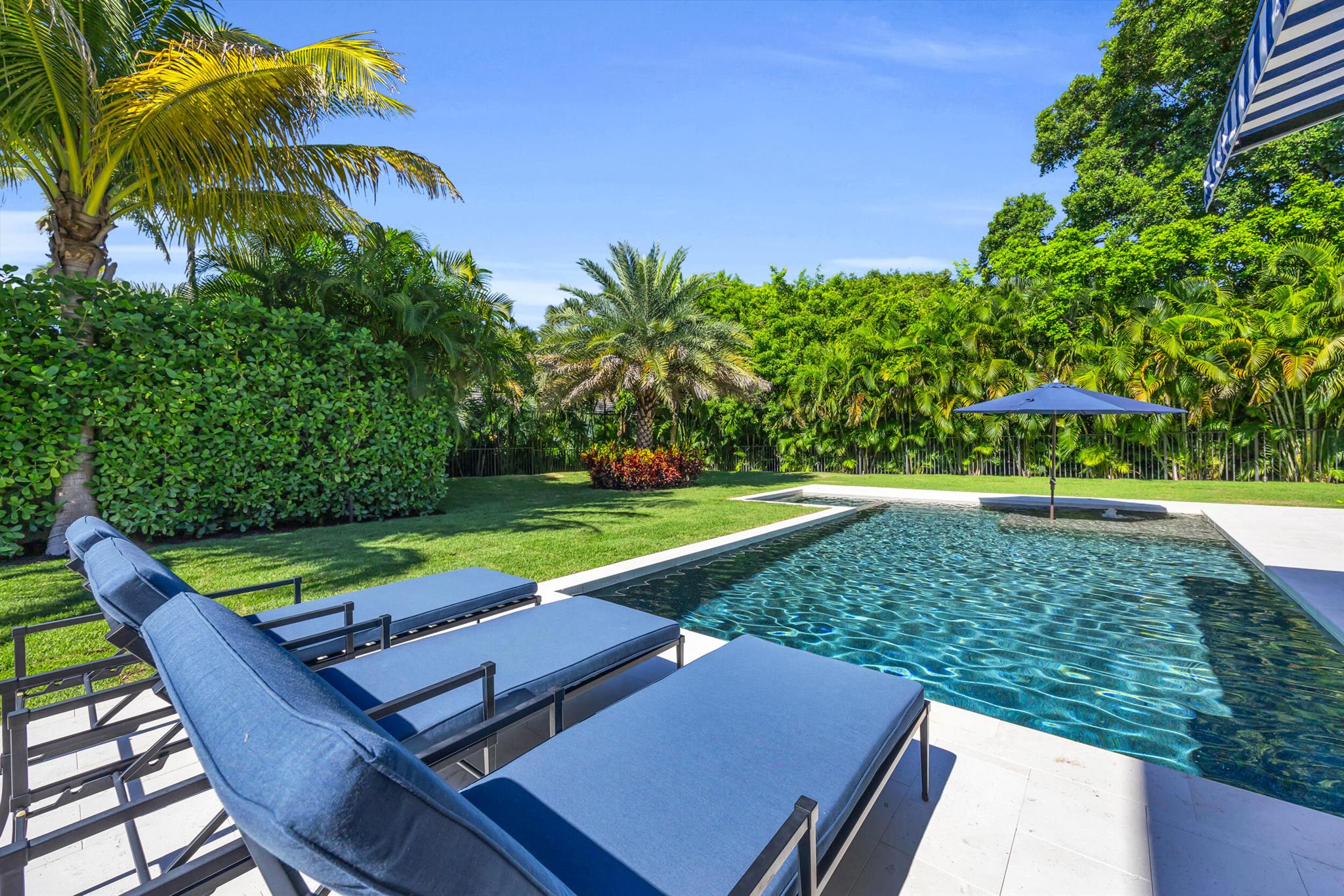 44 S Beach Rd Jupiter Island, FL 33455