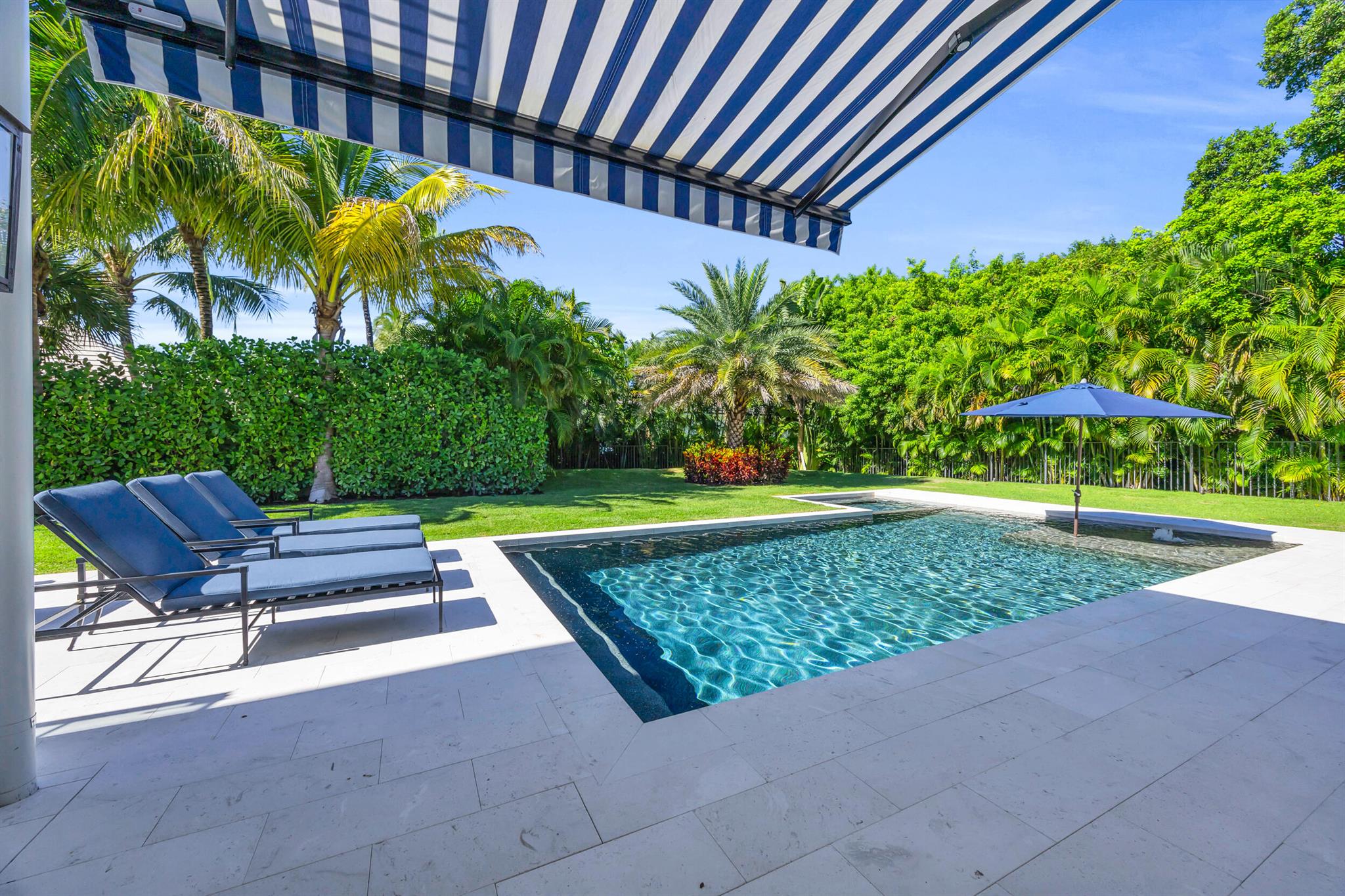 44 S Beach Rd Jupiter Island, FL 33455