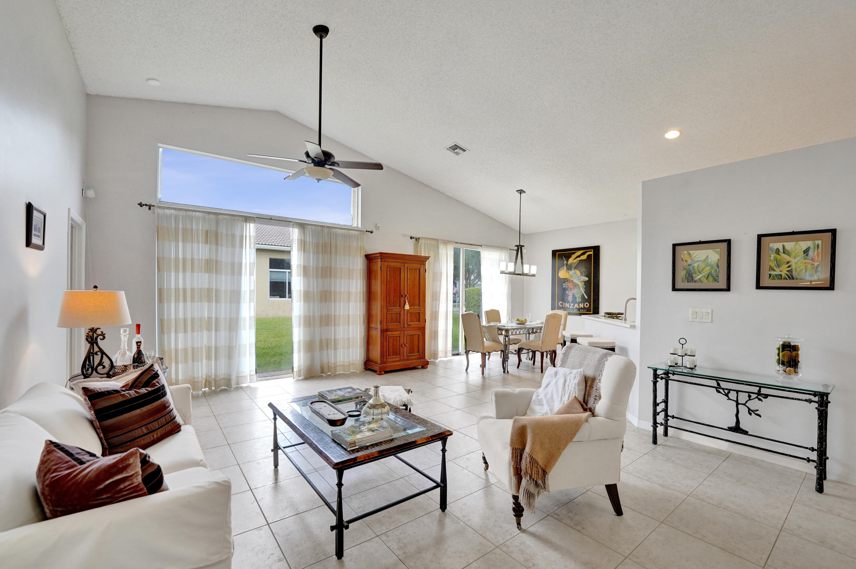 19405 SW 67th Pembroke Pines, FL 33332