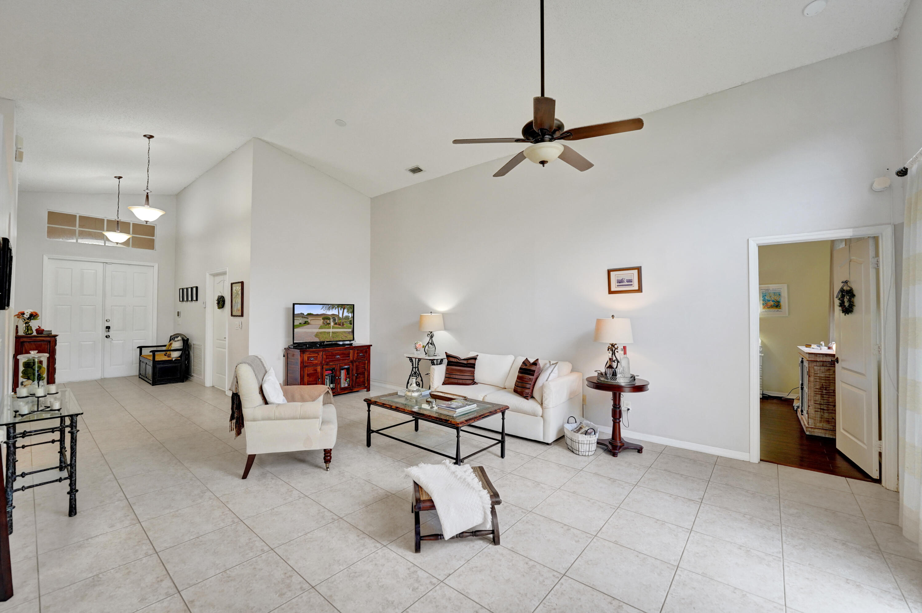 19405 SW 67th Pembroke Pines, FL 33332