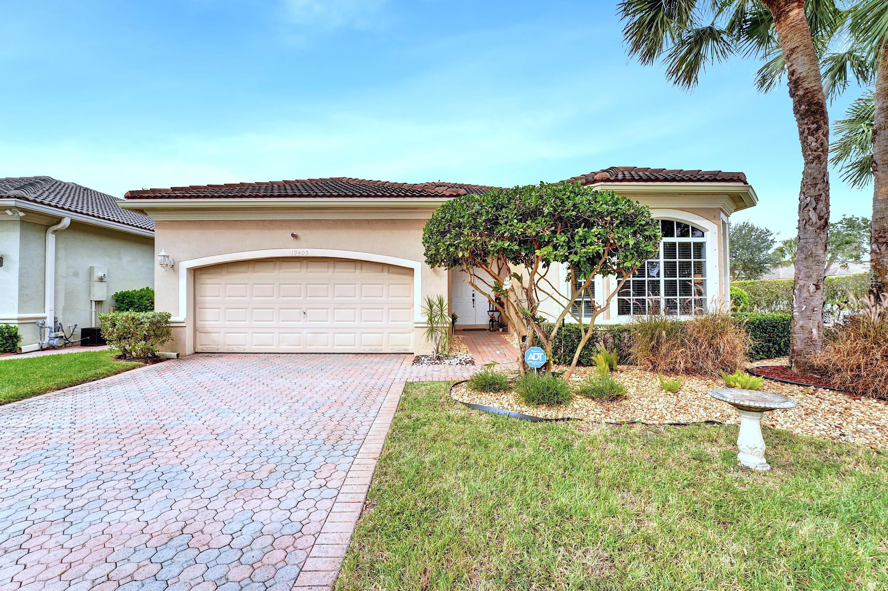 19405 SW 67th Pembroke Pines, FL 33332