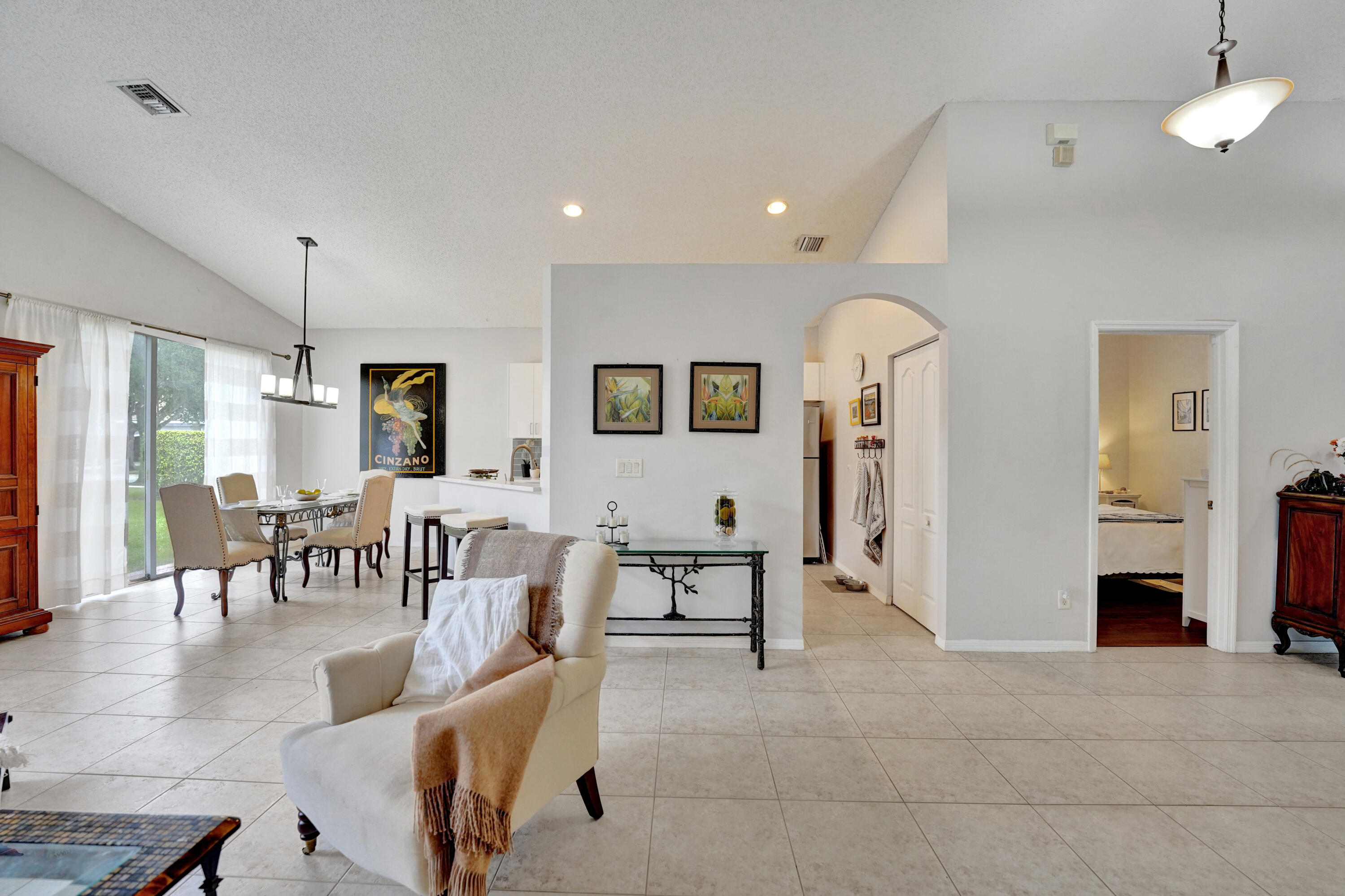 19405 SW 67th Pembroke Pines, FL 33332