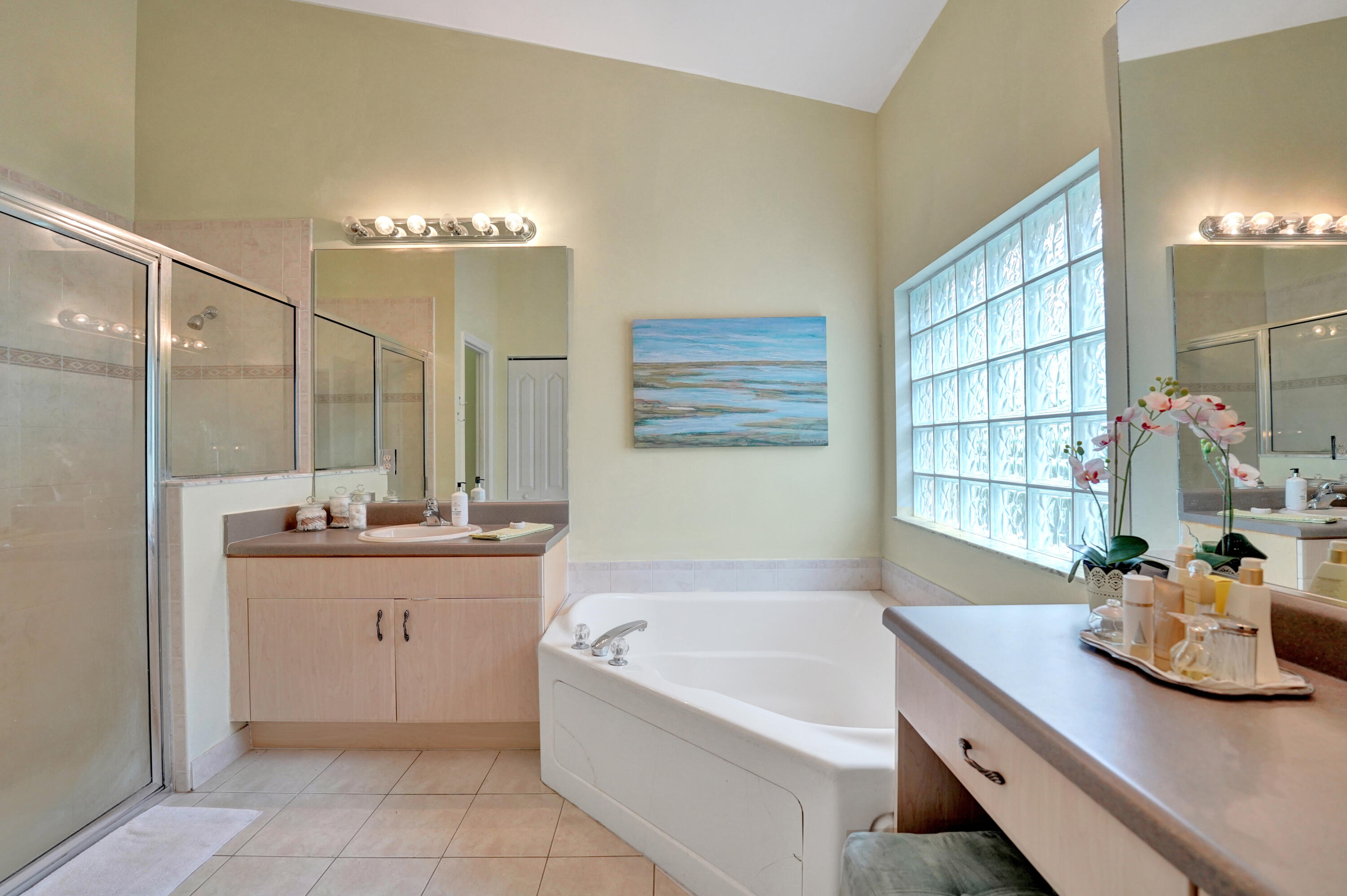 19405 SW 67th Pembroke Pines, FL 33332