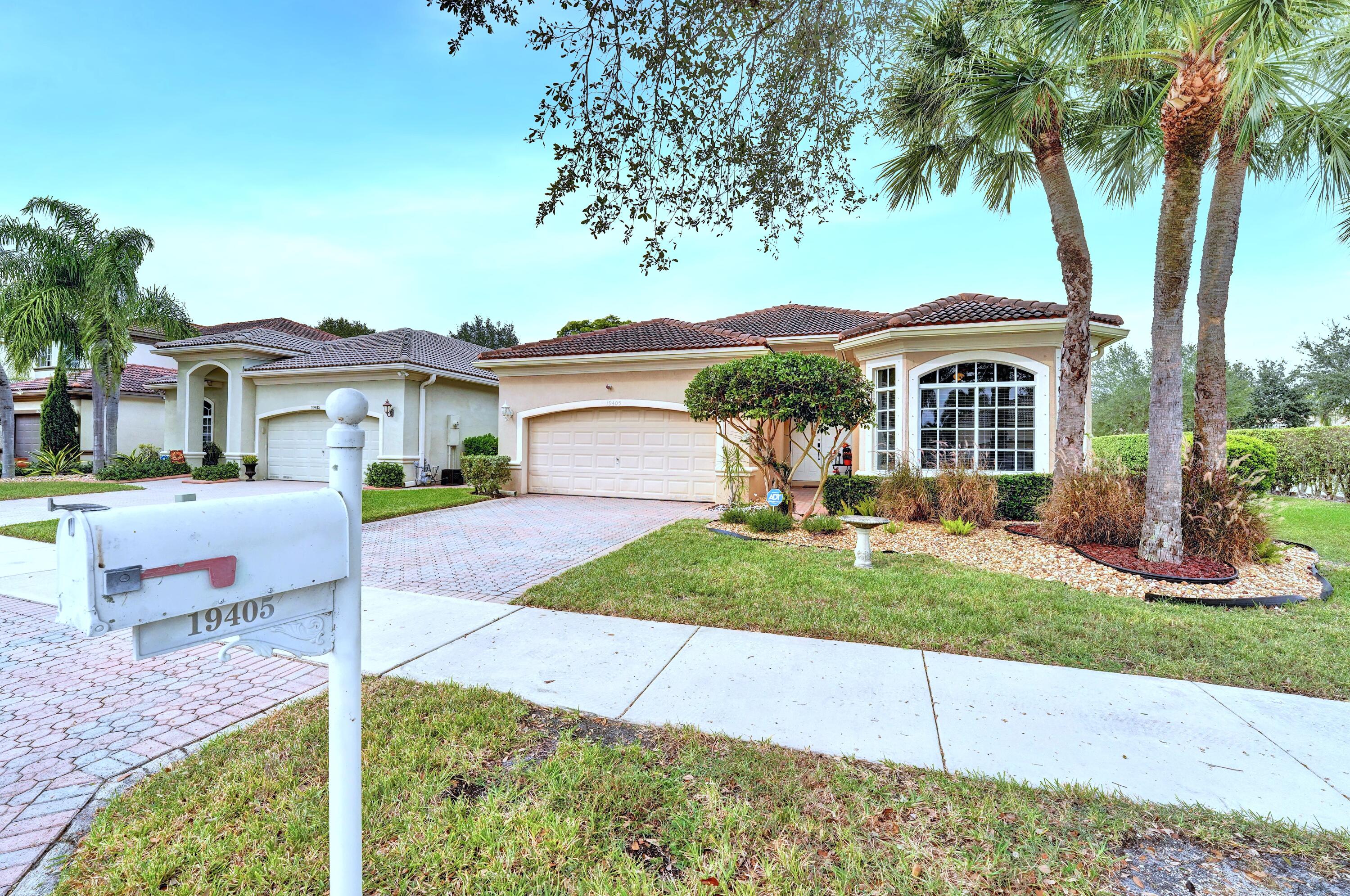 19405 SW 67th Pembroke Pines, FL 33332