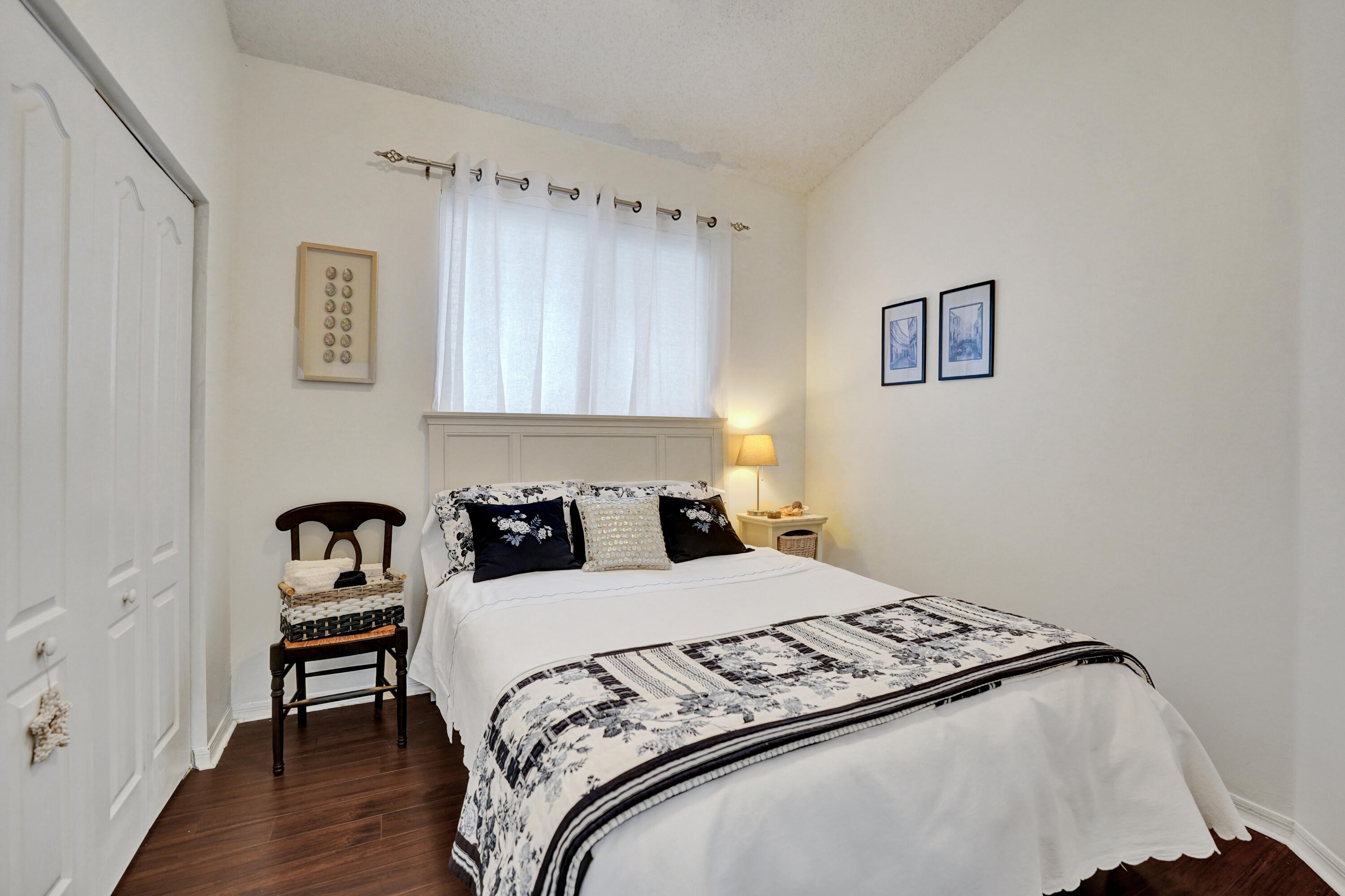 19405 SW 67th Pembroke Pines, FL 33332