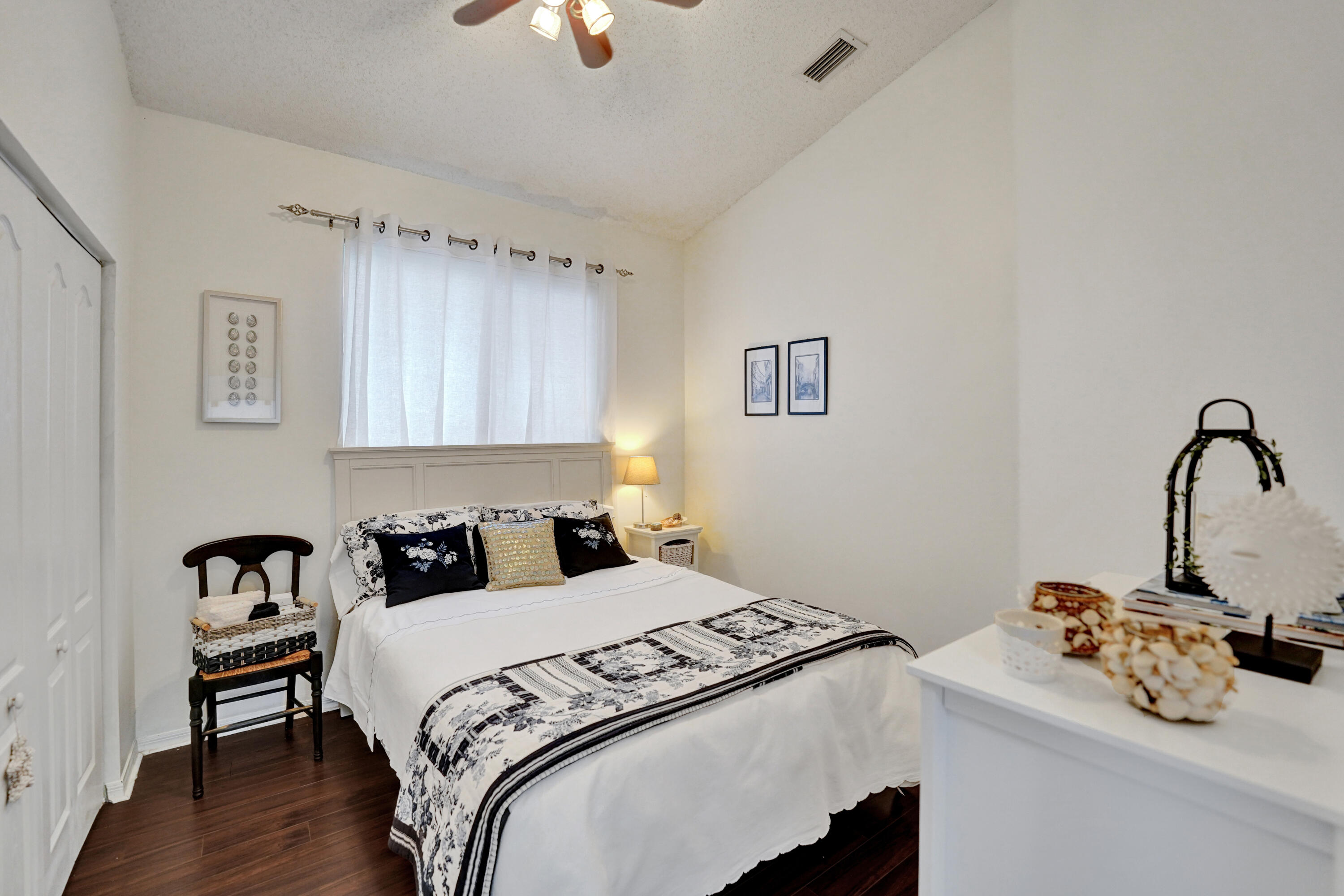 19405 SW 67th Pembroke Pines, FL 33332