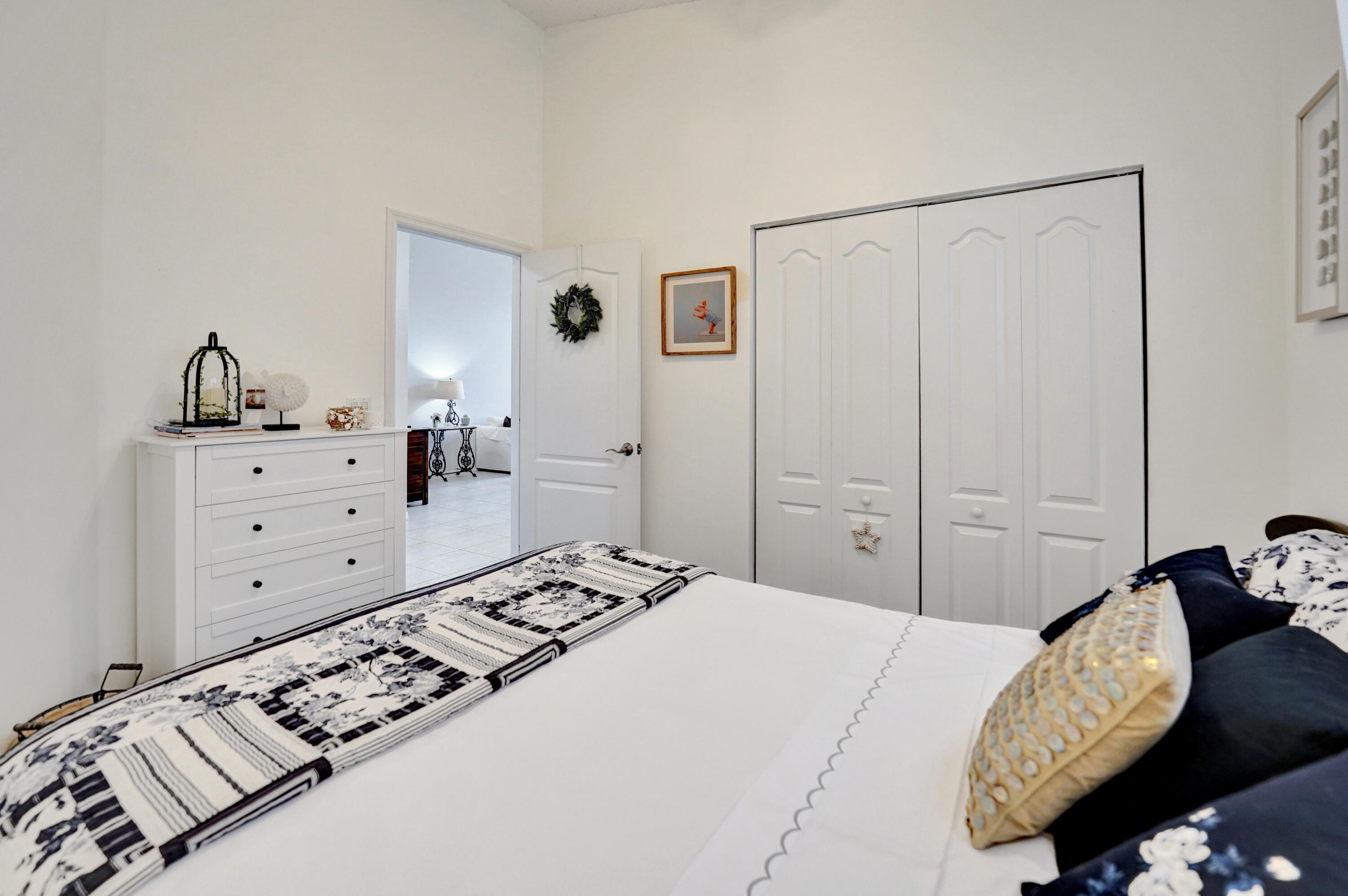 19405 SW 67th Pembroke Pines, FL 33332