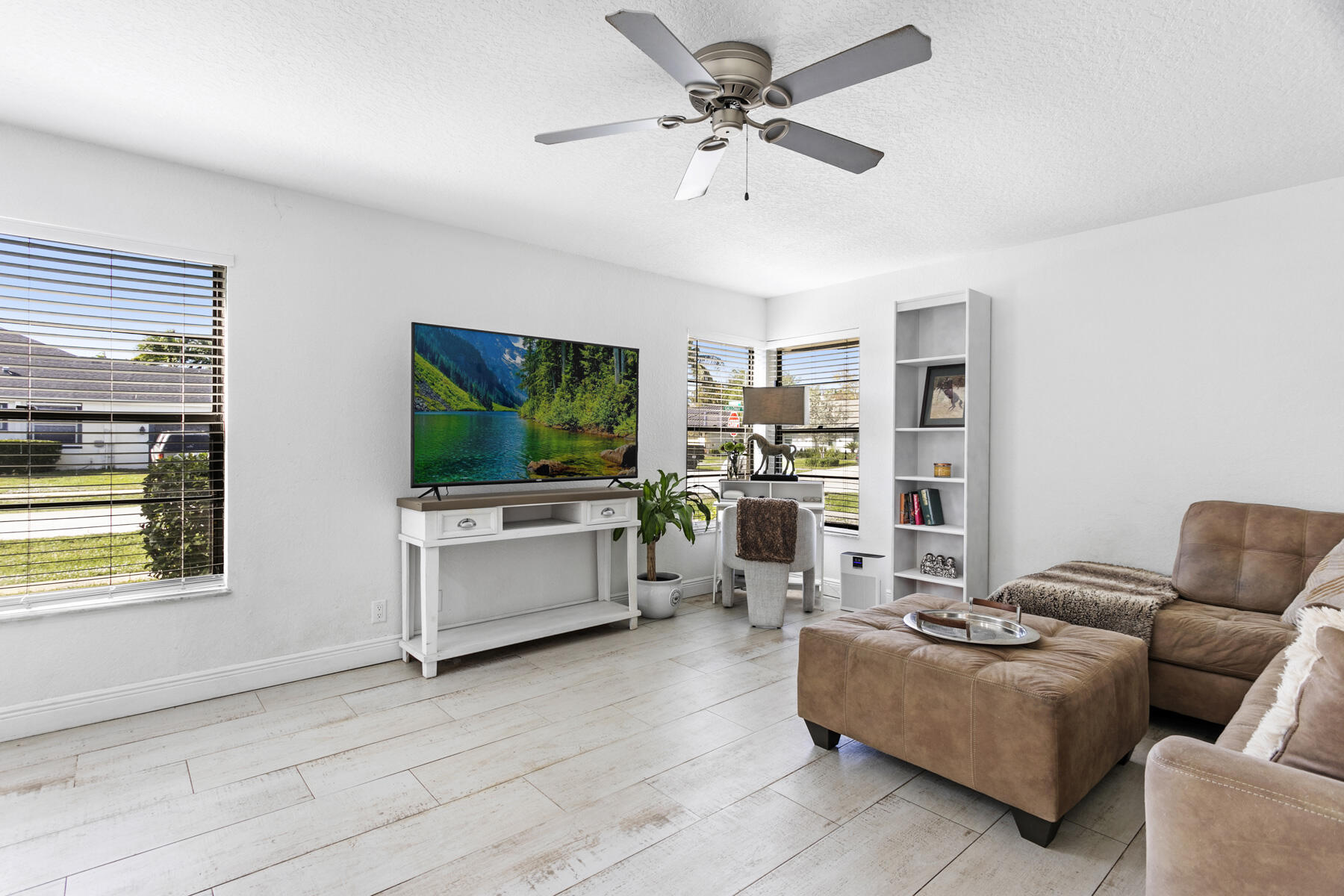 1855 Primrose Ln Wellington, FL 33414