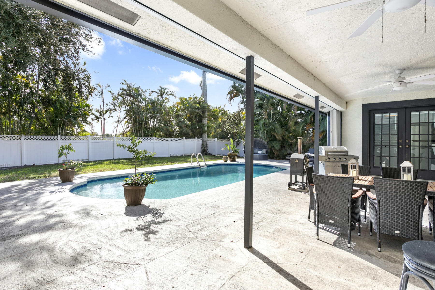 1855 Primrose Ln Wellington, FL 33414