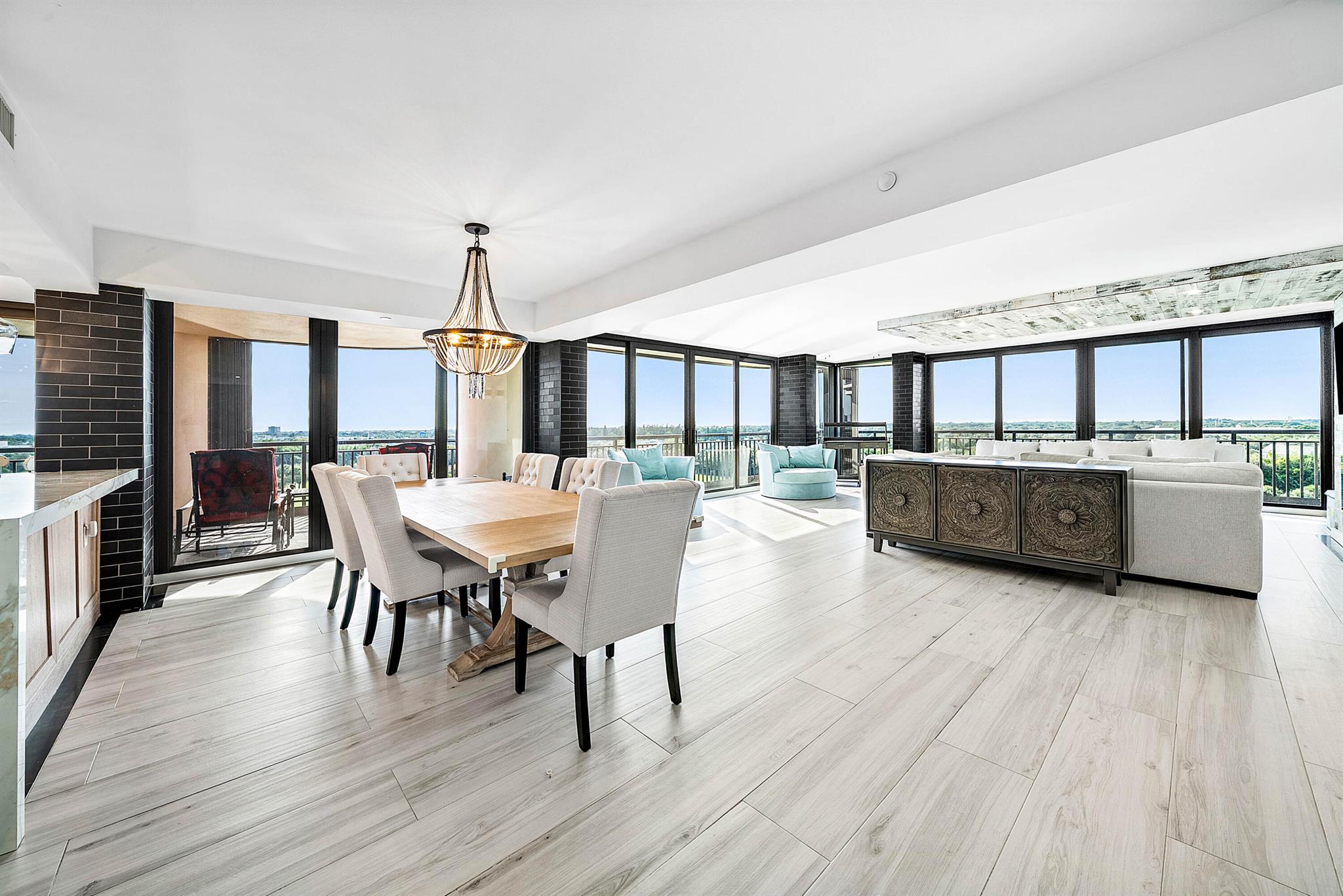 2427 Presidential Way #802