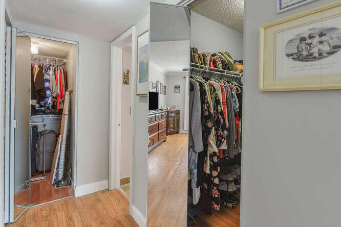 17 Colonial Clb #205 Boynton Beach, FL 33435